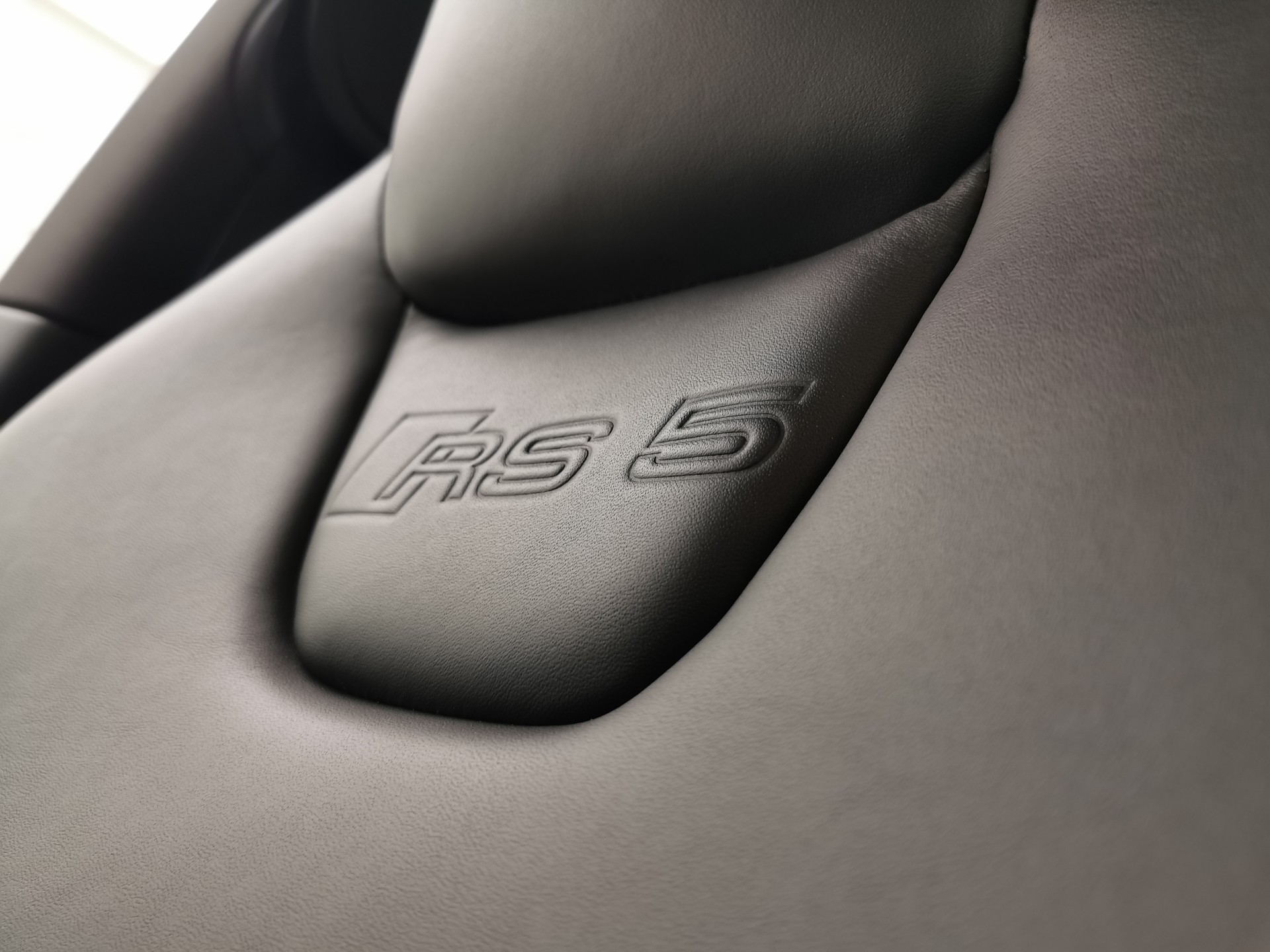 AUDI RS5 Quattro 4.2 FSI S-tronic-image-9