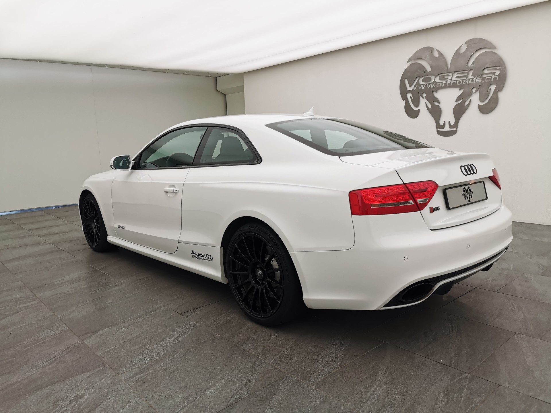 AUDI RS5 Quattro 4.2 FSI S-tronic-image-4