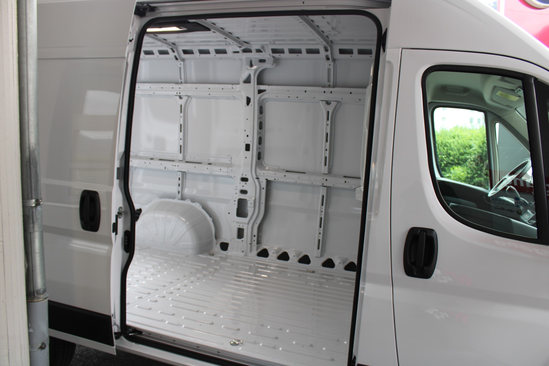 FIAT E-Ducato 35 Kombi 3450 H2 47 kWh 100% WIR-image-12