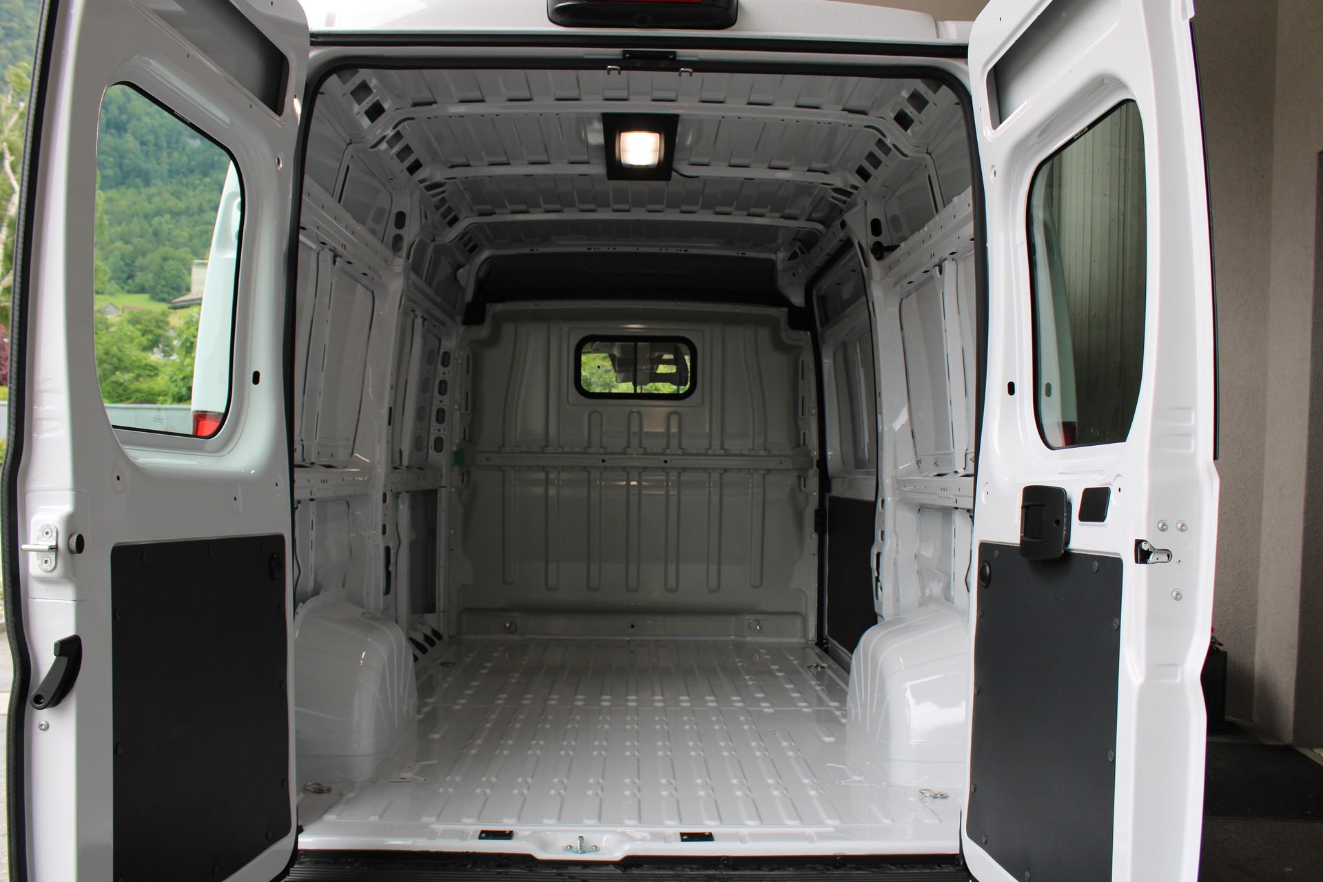FIAT E-Ducato 35 Kombi 3450 H2 47 kWh 100% WIR-image-11