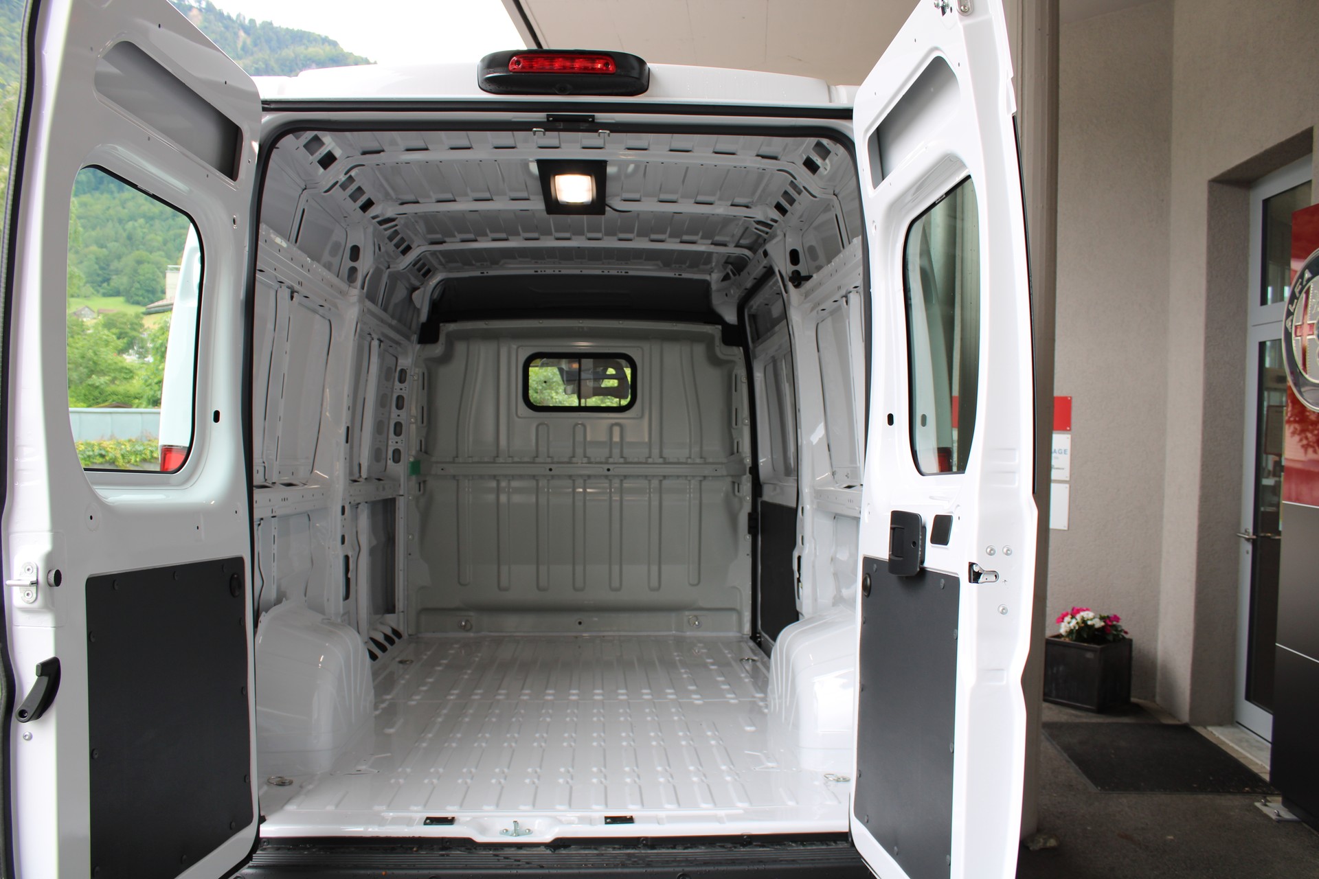 FIAT E-Ducato 35 Kombi 3450 H2 47 kWh 100% WIR-image-10