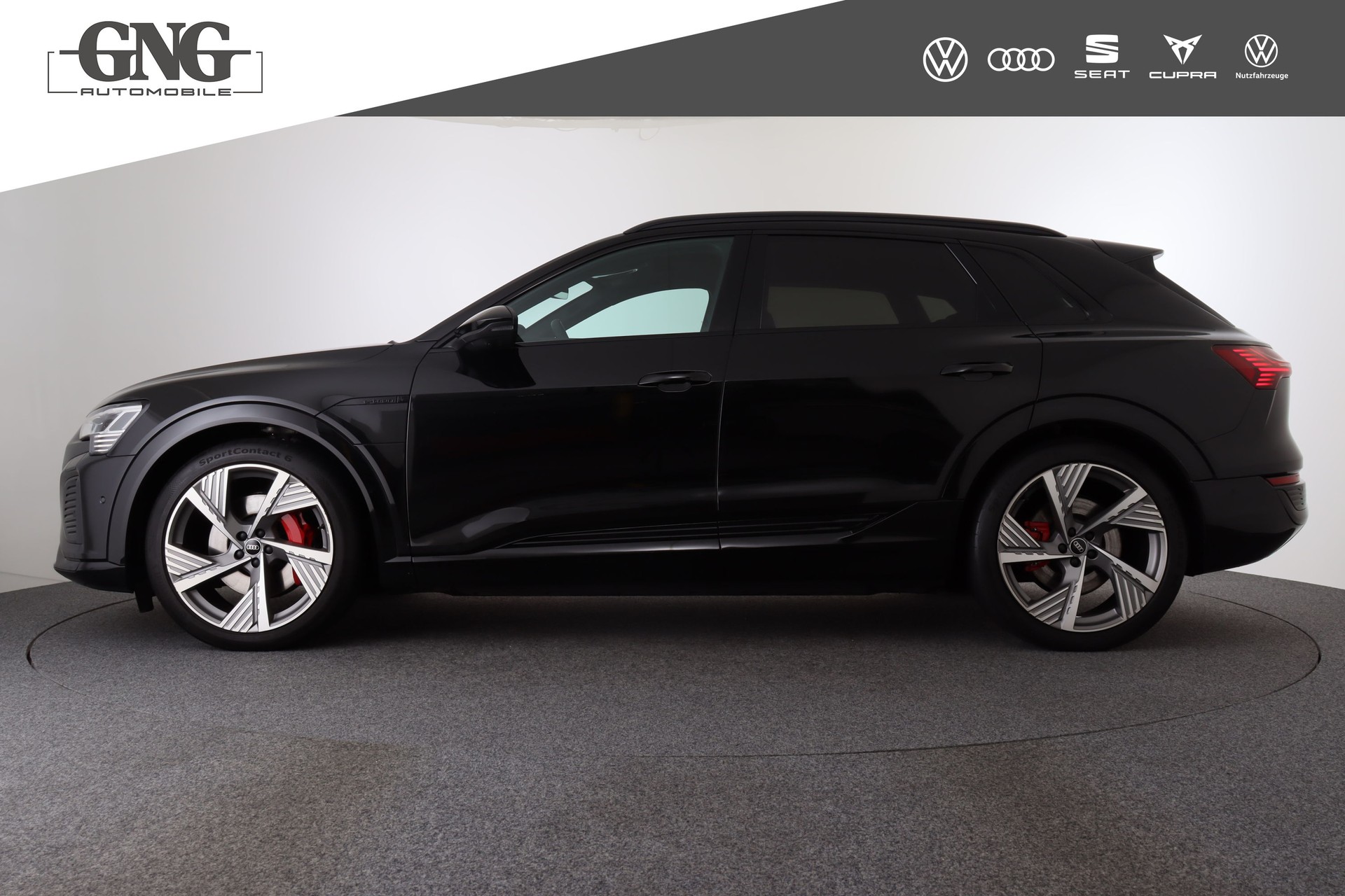 AUDI Q8 55 e-tron Black Edition quattro-image-1