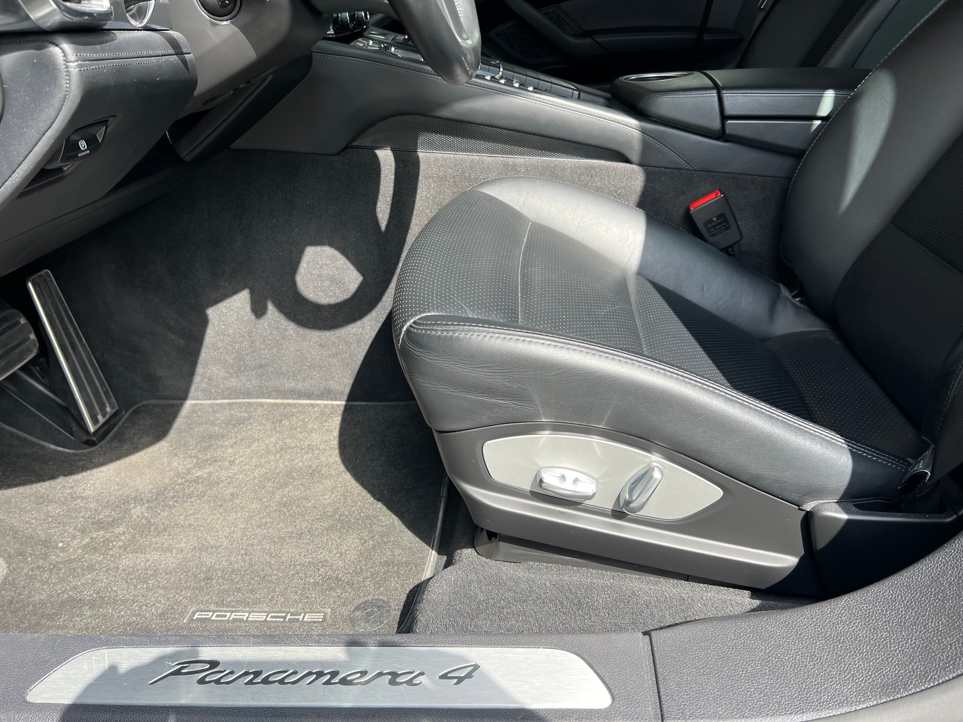 PORSCHE Panamera 4 3.6 PDK-image-4