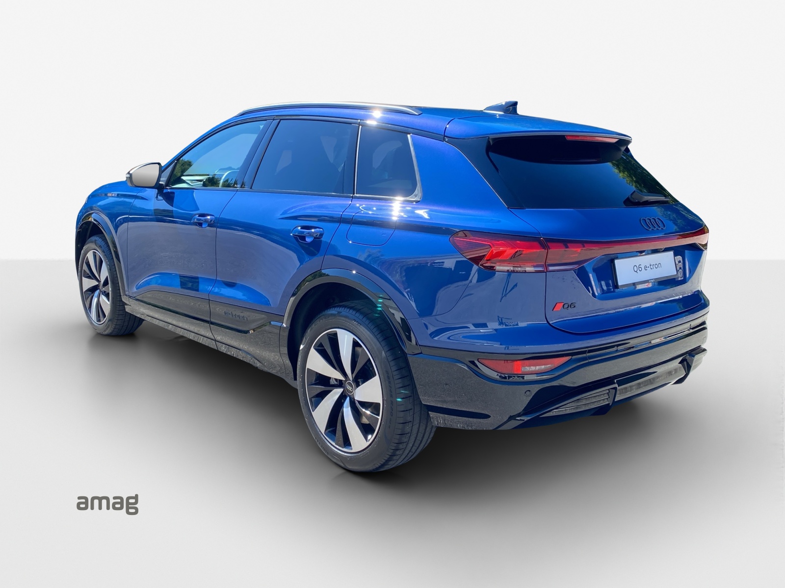 AUDI Q6 e-tron quattro-image-2