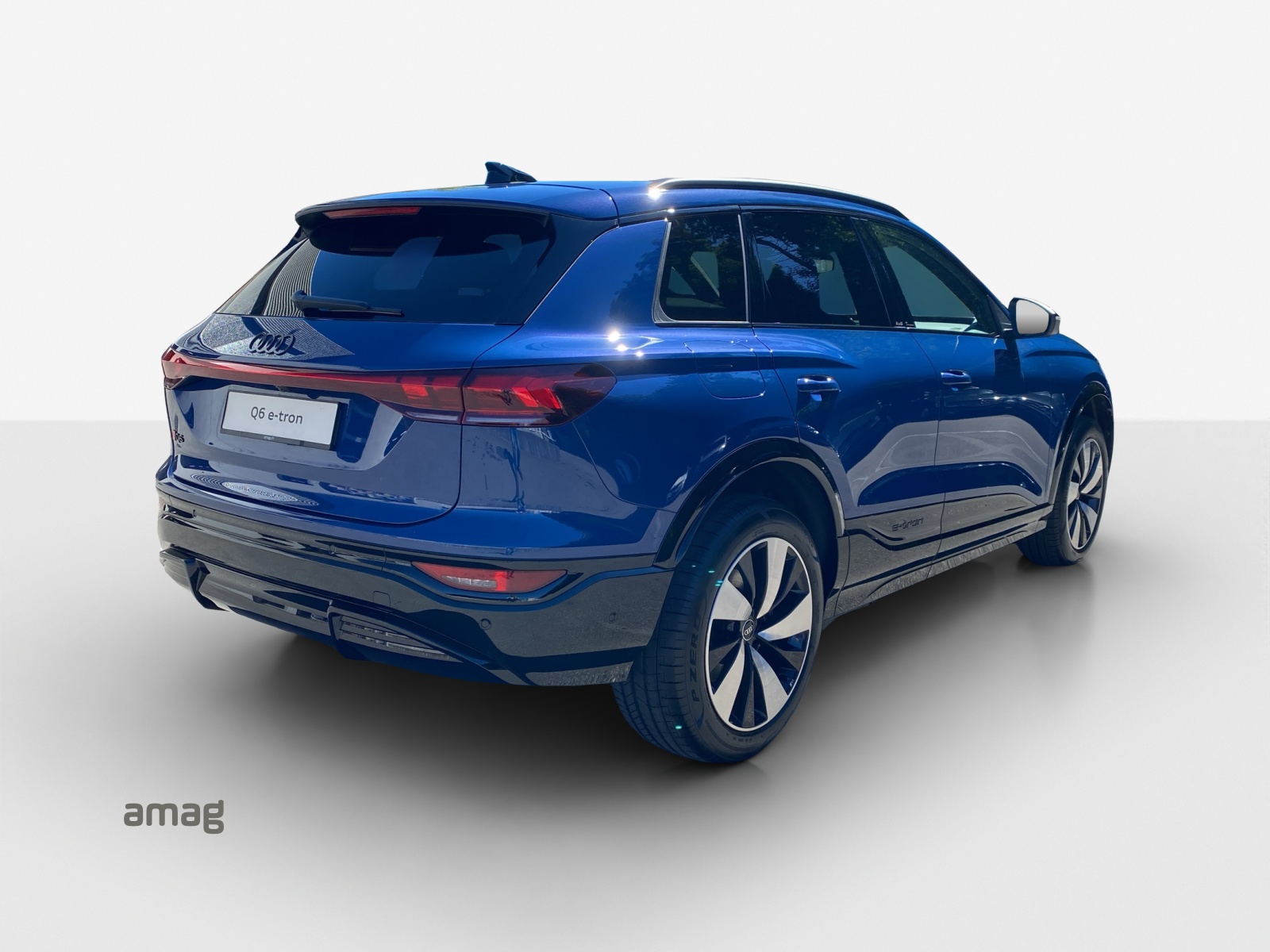 AUDI Q6 e-tron quattro-image-4