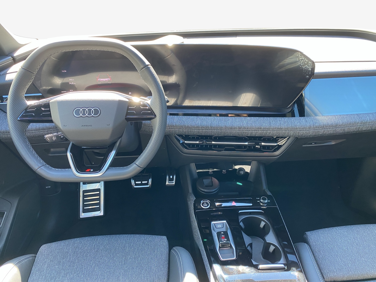 AUDI Q6 e-tron quattro-image-8