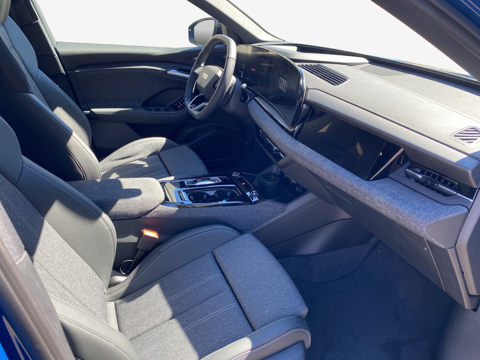 AUDI Q6 e-tron quattro-image-15