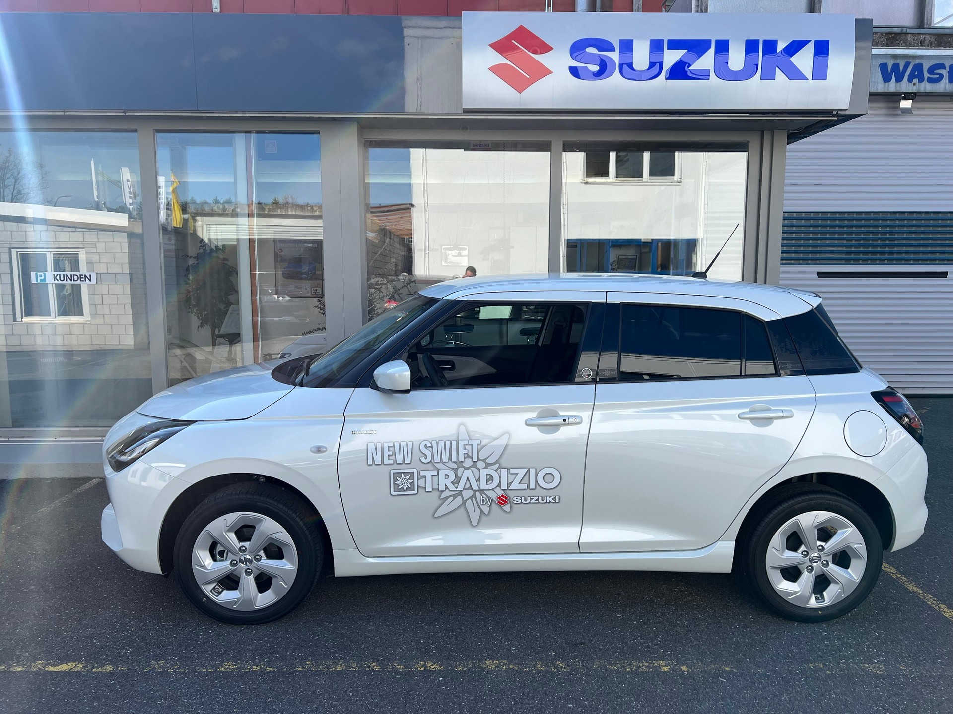 SUZUKI Swift 1.2 Tradizio Hybrid 4x4-showroom-element-1