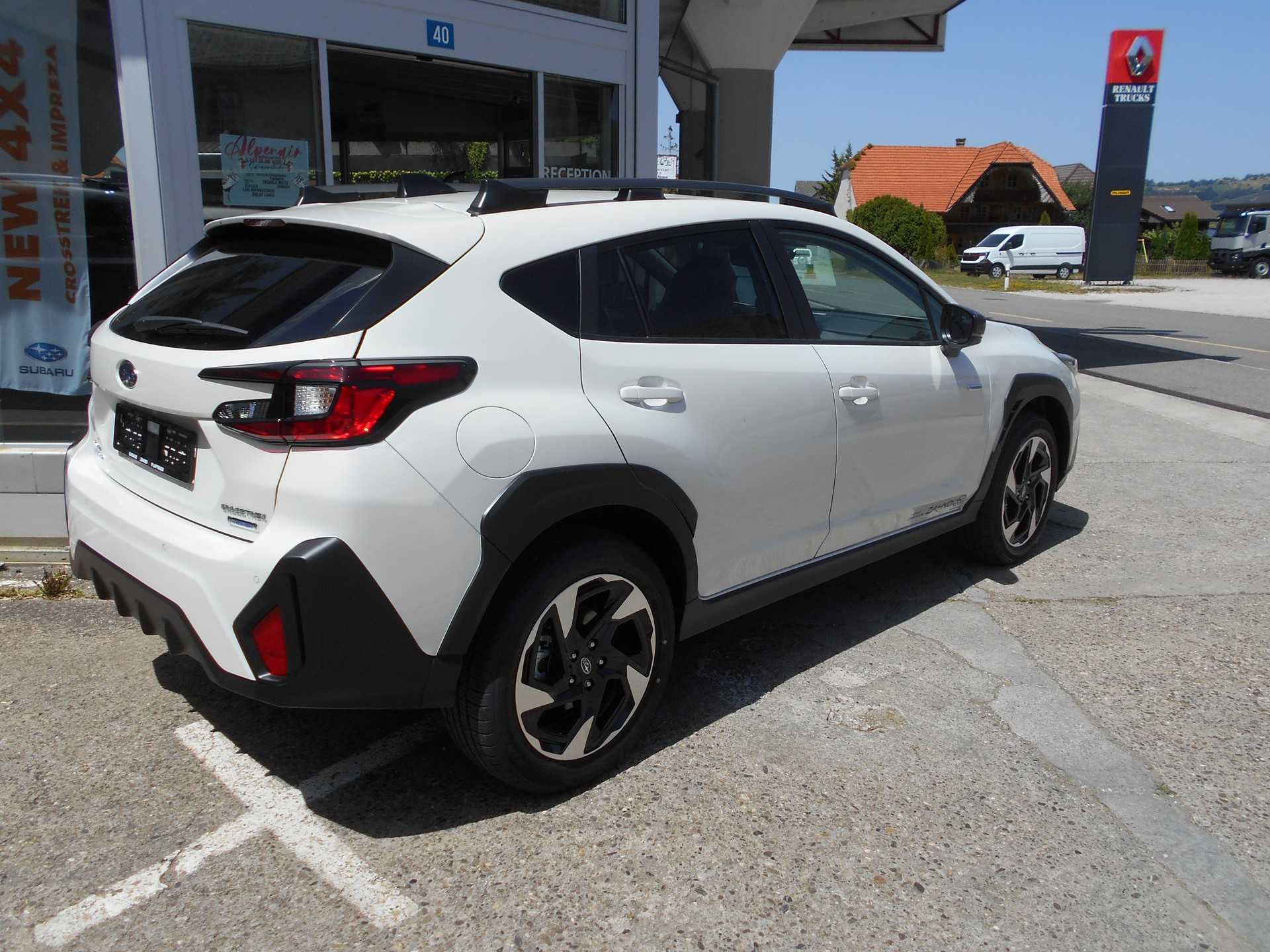 SUBARU Crosstrek 2.0 e-Boxer Swiss Plus AWD Lineartronic-image-3