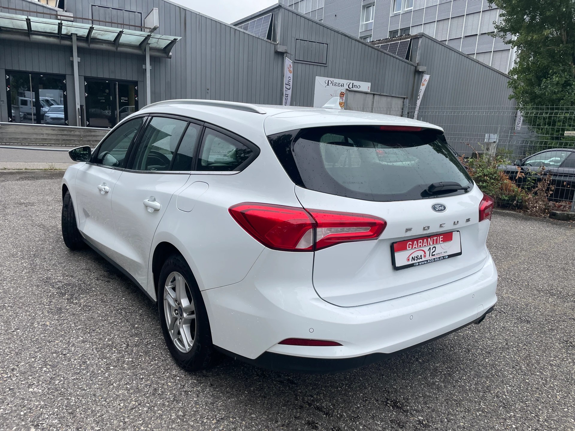 FORD Focus 1.5 TDCi Business Automatic * Gr. Navi * Klima * PDC V&H * Tempomat * Frisch Ab MFK-image-9