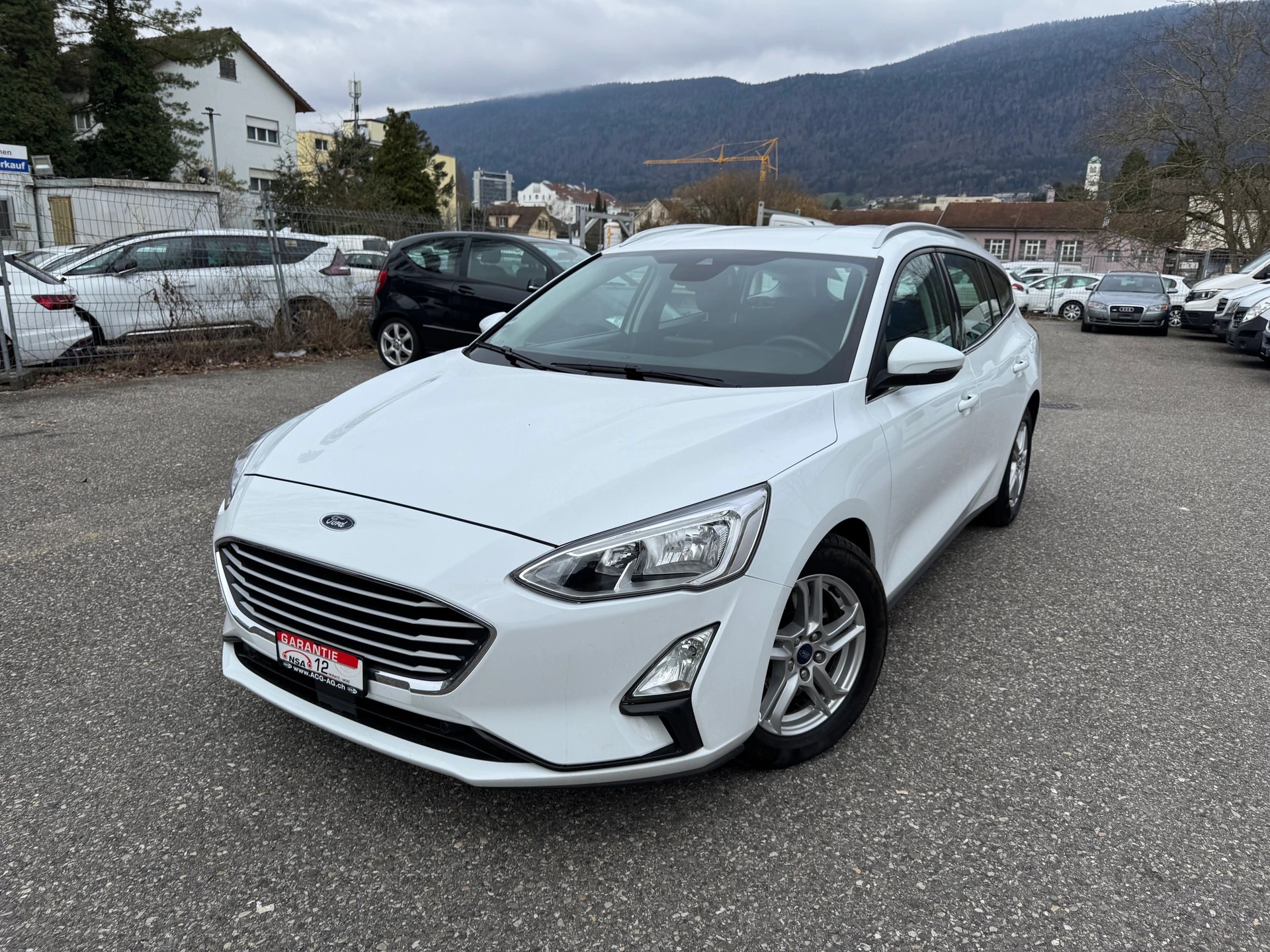 FORD Focus 1.5 TDCi Business Automatic * Gr. Navi * Klima * PDC V&H * Tempomat * Frisch Ab MFK-image-0