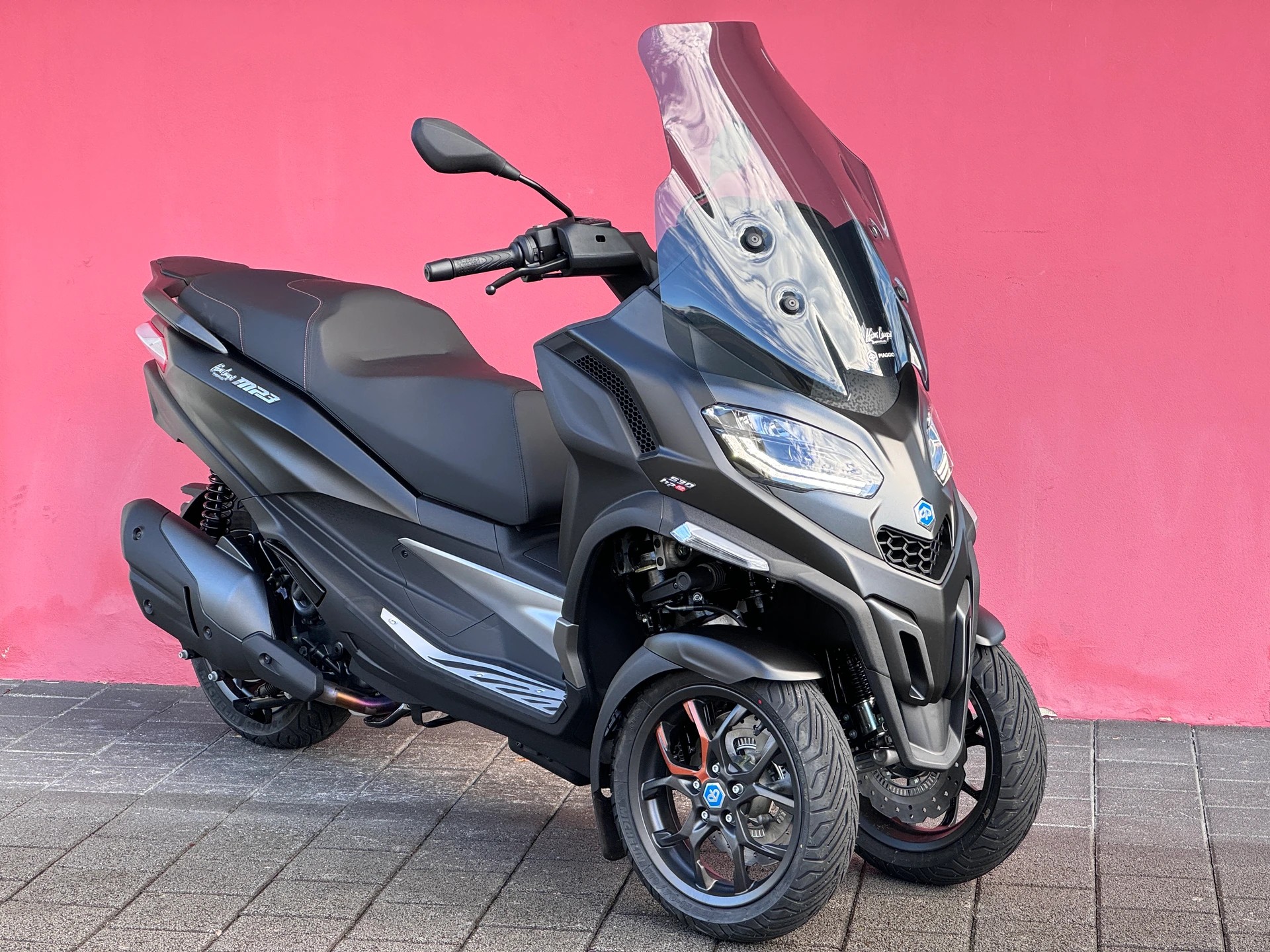 PIAGGIO MP3 530 Exclusive E5+-showroom-element-1