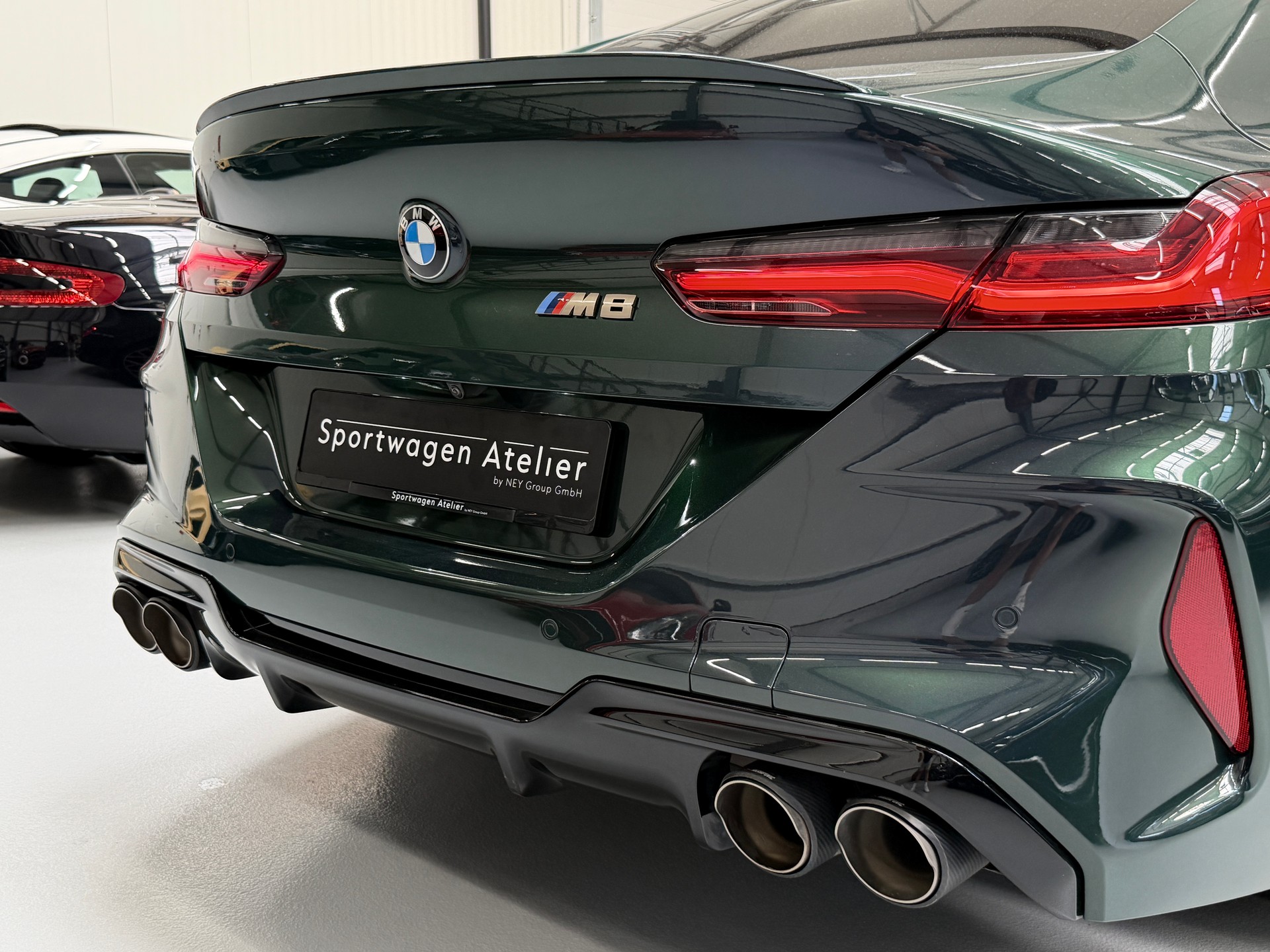 BMW M8 xDrive M Competition First Edition 1/400 "Akrapovic"-image-6