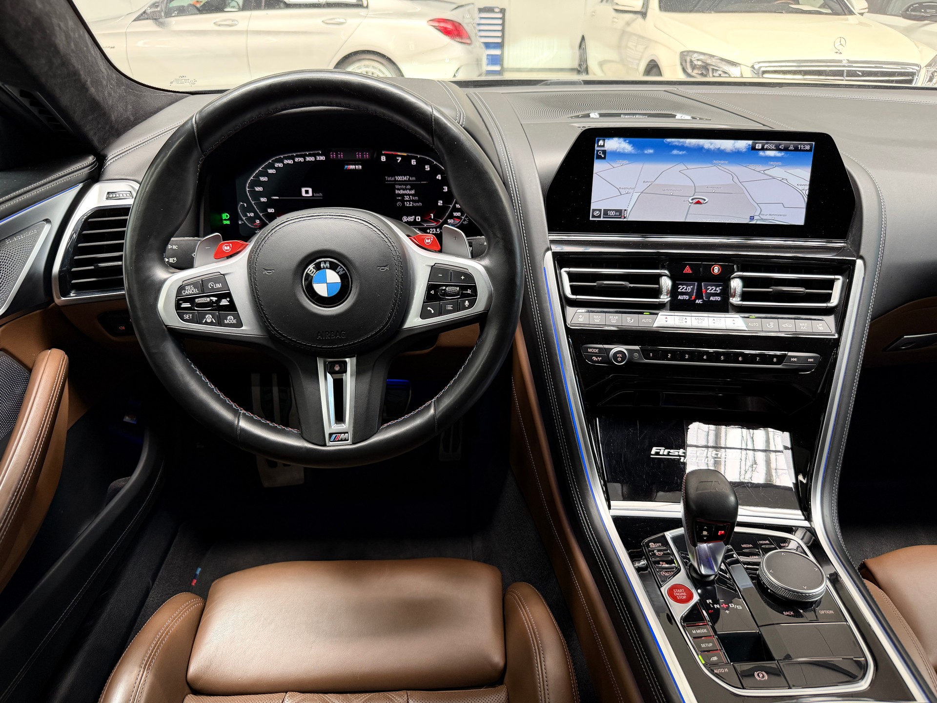 BMW M8 xDrive M Competition First Edition 1/400 "Akrapovic"-image-13