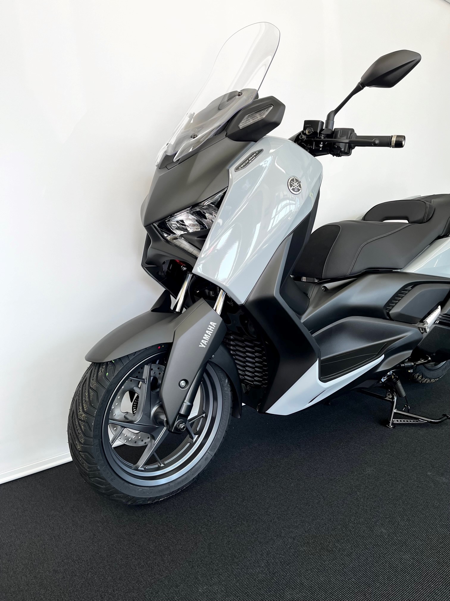 YAMAHA X-Max 300 Tech Max+-showroom-element-2