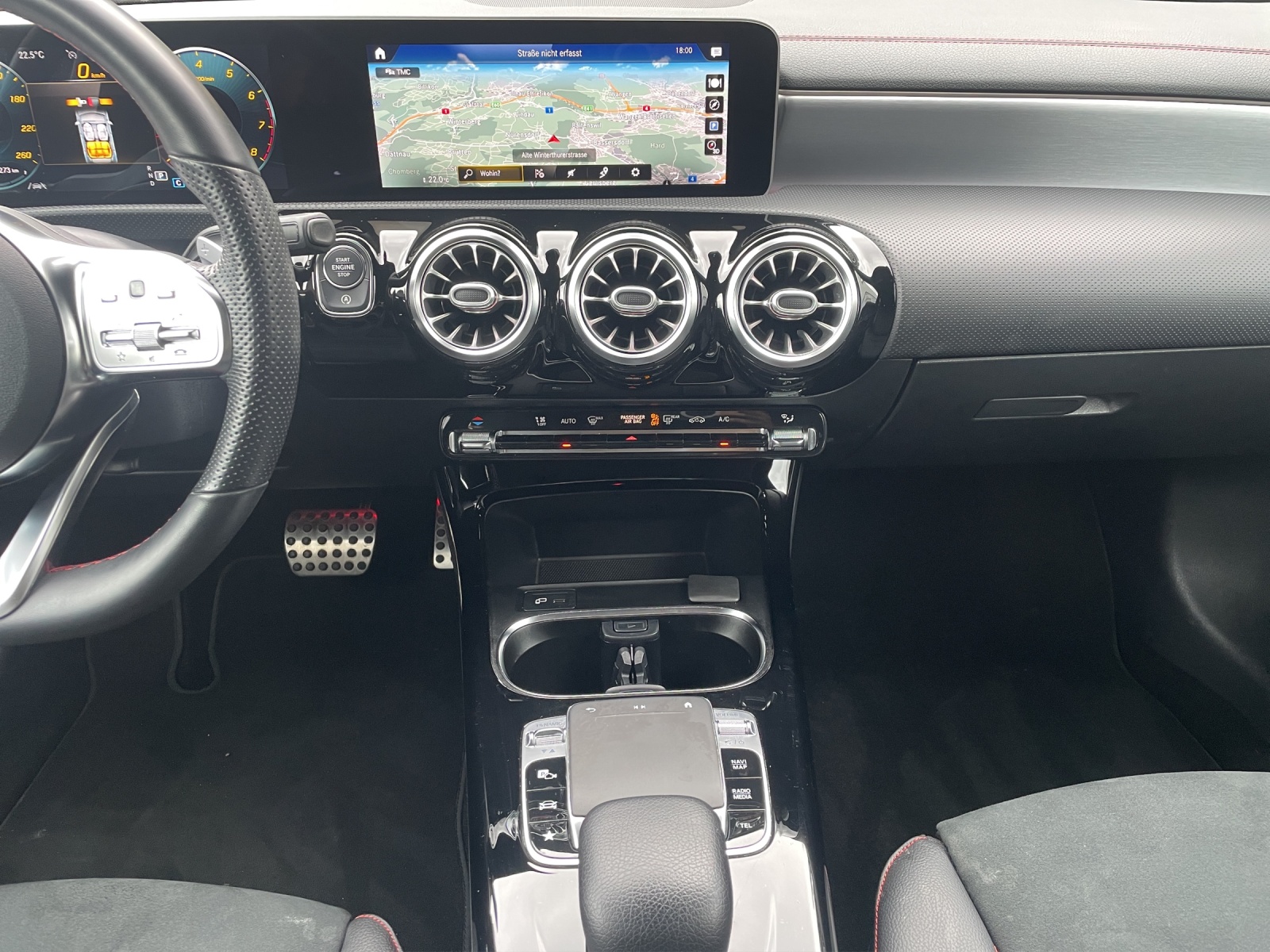 MERCEDES-BENZ CLA 220 AMG Line 7G-DCT-image-10