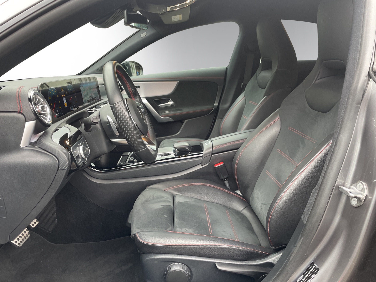 MERCEDES-BENZ CLA 220 AMG Line 7G-DCT-image-7