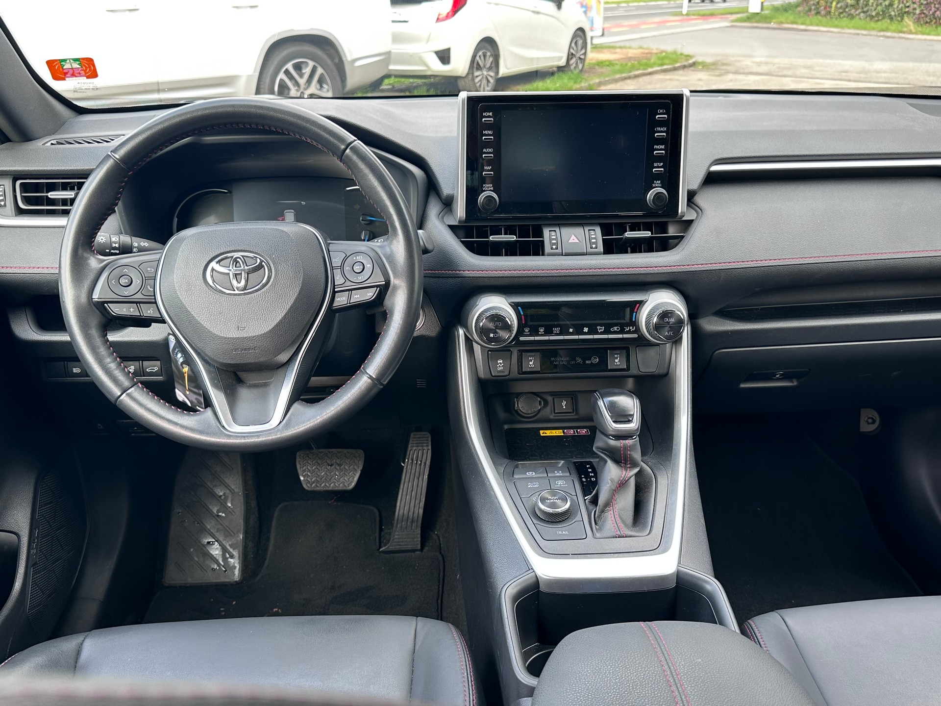 TOYOTA RAV-4 2.5 Plug-In rechargeable - Premium e-CVT 4WD-image-8