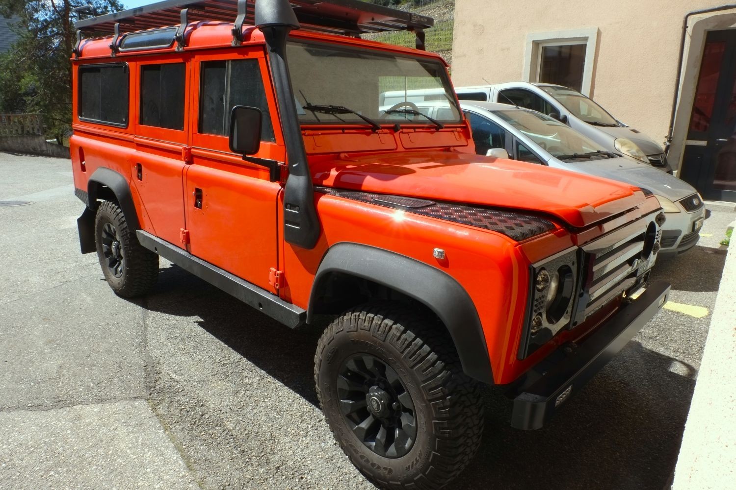LAND ROVER Defender 110 CSW 2.5 TDi-image-0