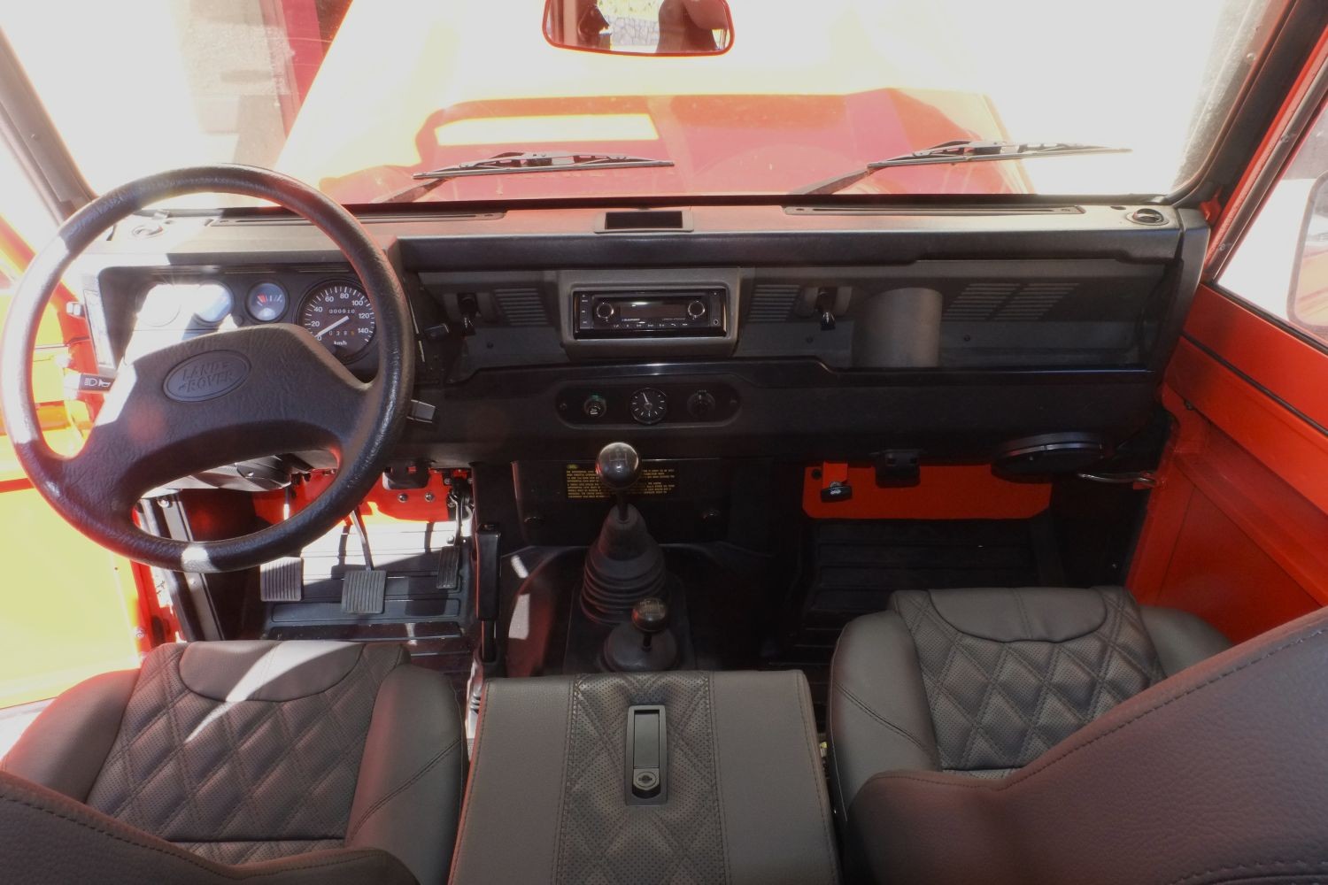 LAND ROVER Defender 110 CSW 2.5 TDi-image-8