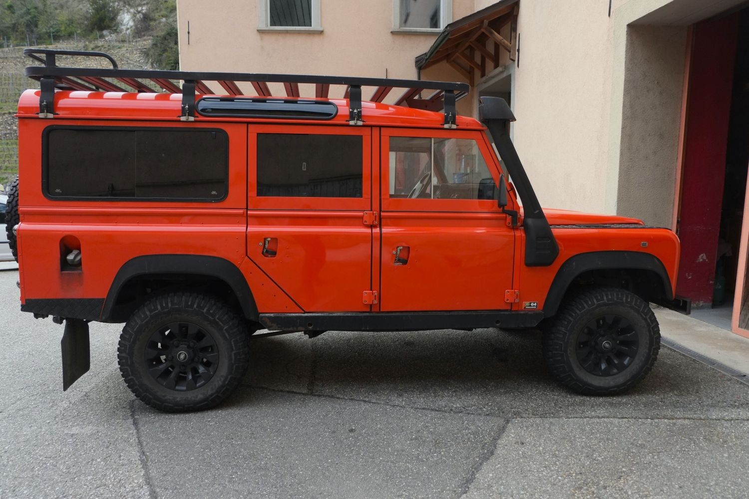 LAND ROVER Defender 110 CSW 2.5 TDi-image-3
