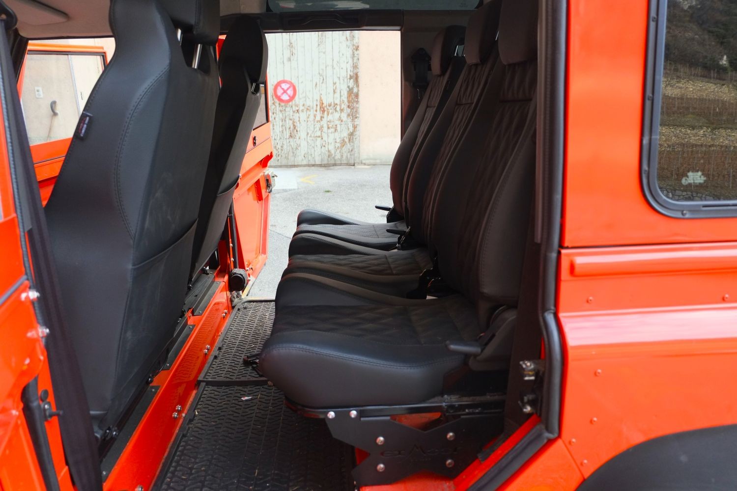 LAND ROVER Defender 110 CSW 2.5 TDi-image-6
