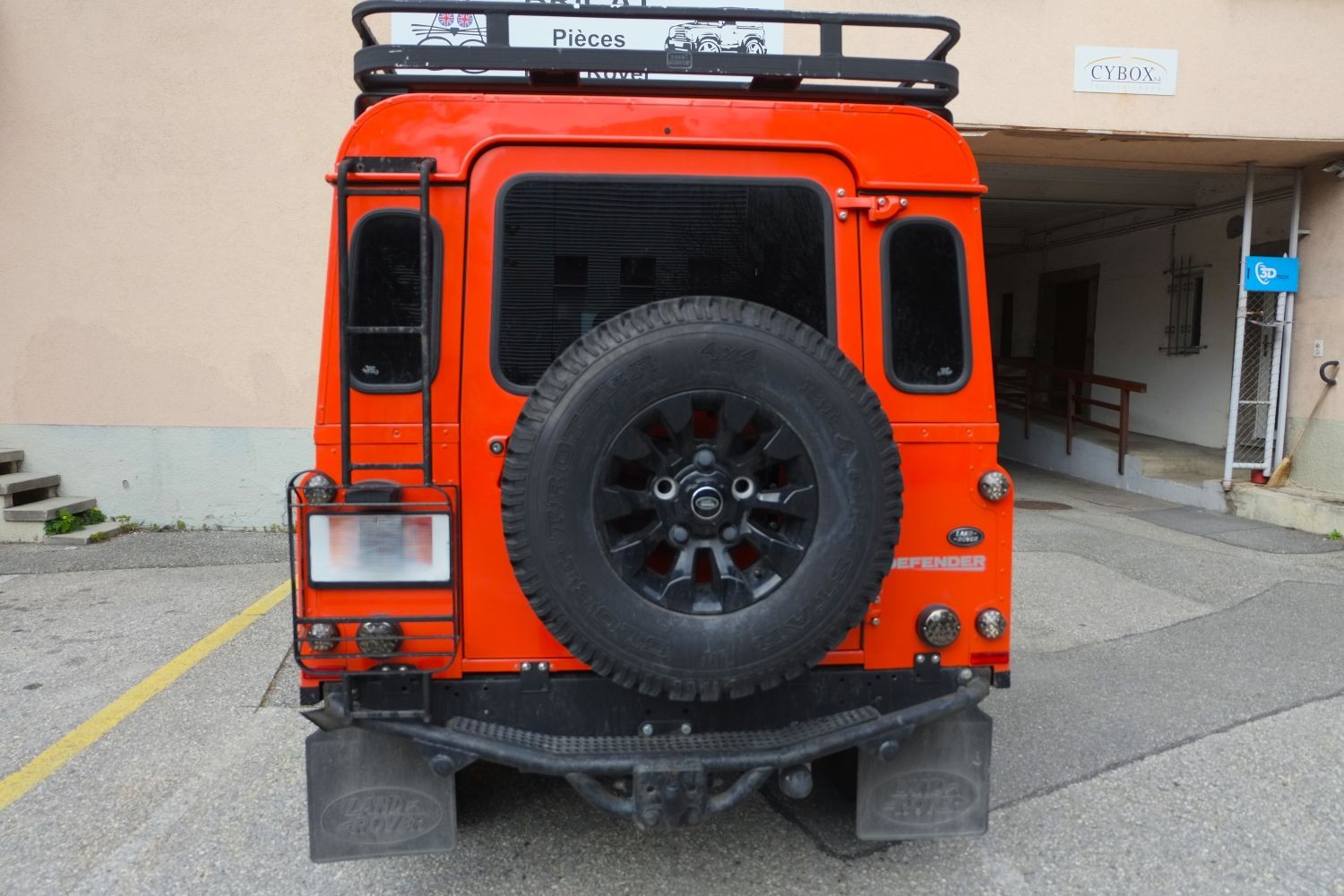 LAND ROVER Defender 110 CSW 2.5 TDi-image-4