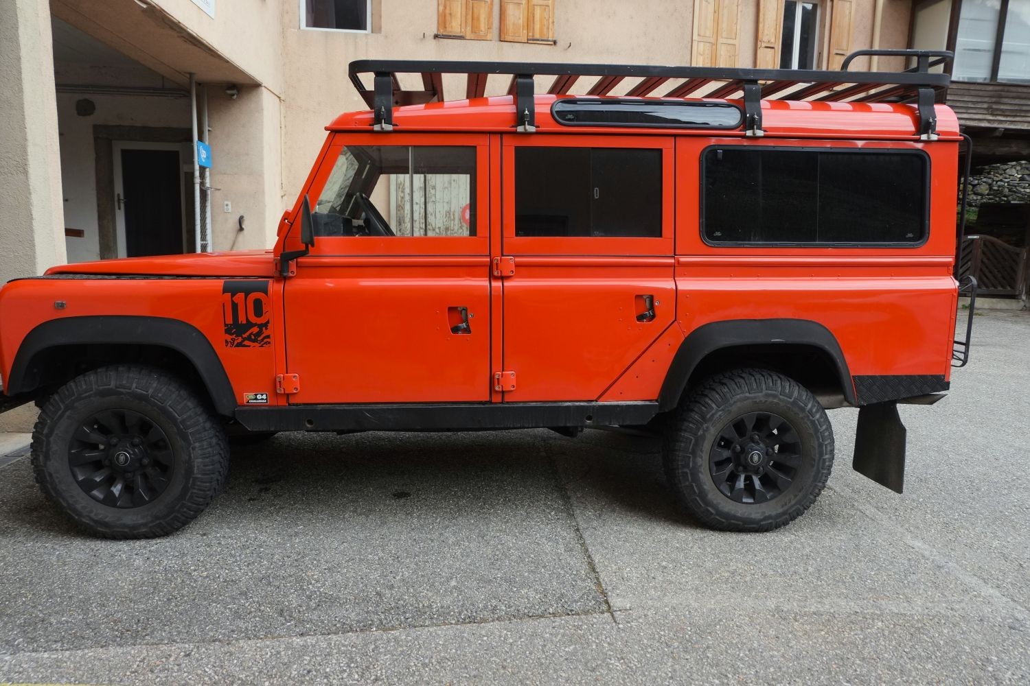LAND ROVER Defender 110 CSW 2.5 TDi-image-2