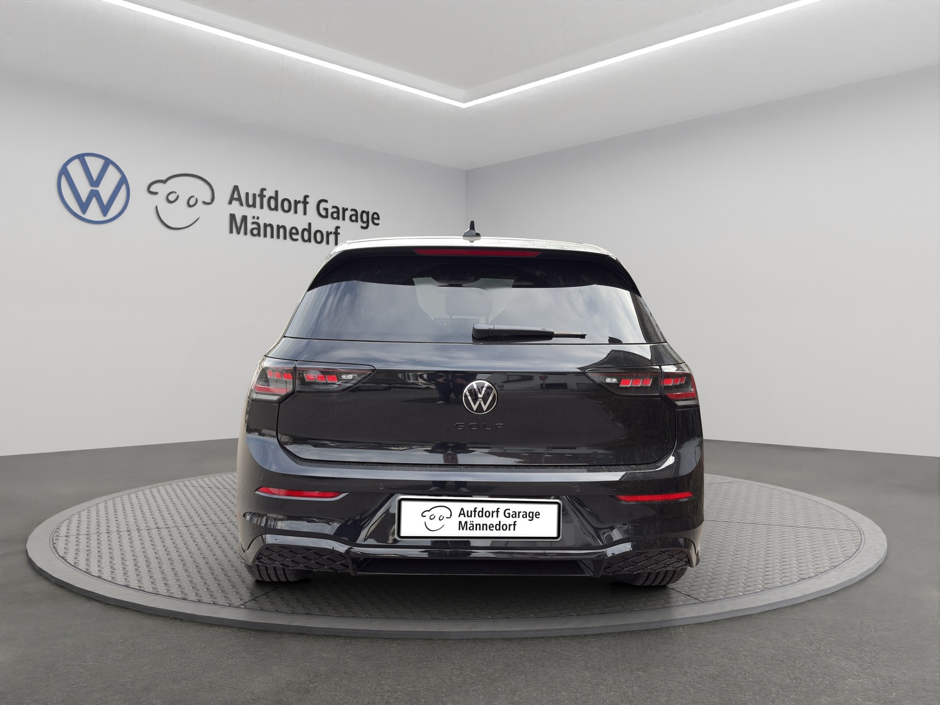 VW Golf 1.5 e TSI mHEV R-Line DSG-image-4