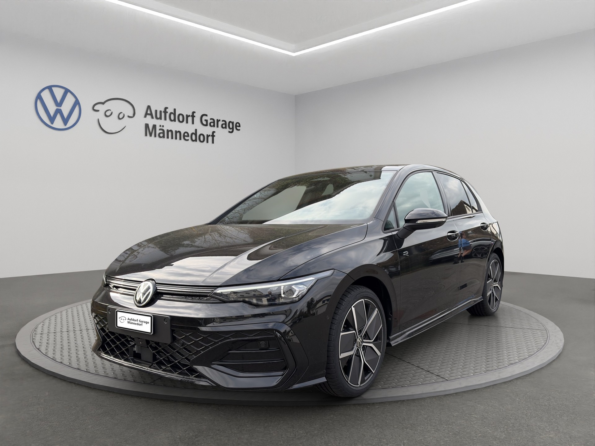 VW Golf 1.5 e TSI mHEV R-Line DSG-image-0