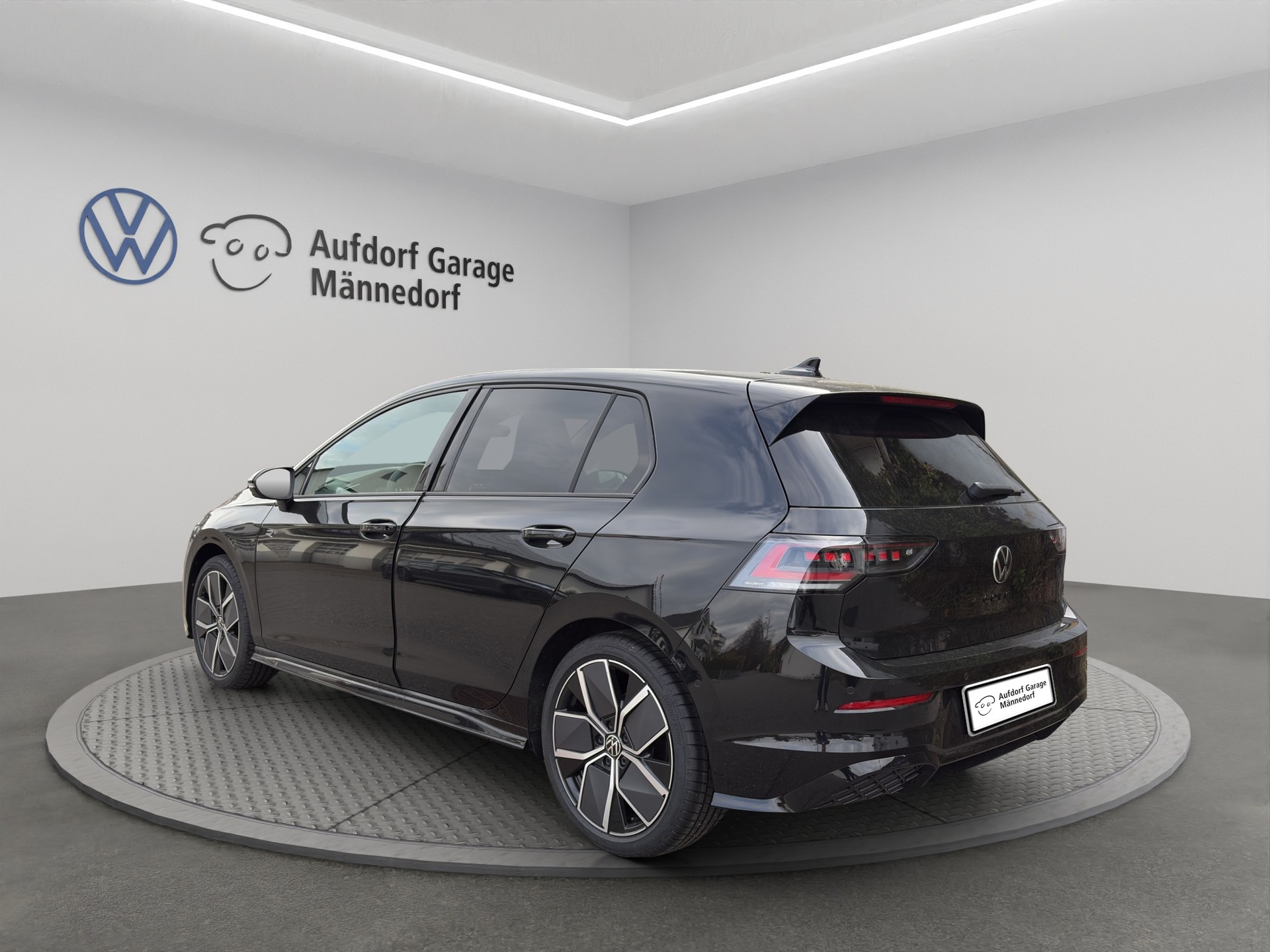 VW Golf 1.5 e TSI mHEV R-Line DSG-image-3