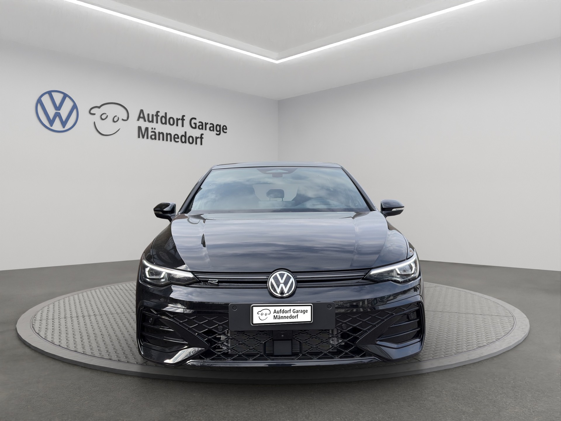 VW Golf 1.5 e TSI mHEV R-Line DSG-image-1