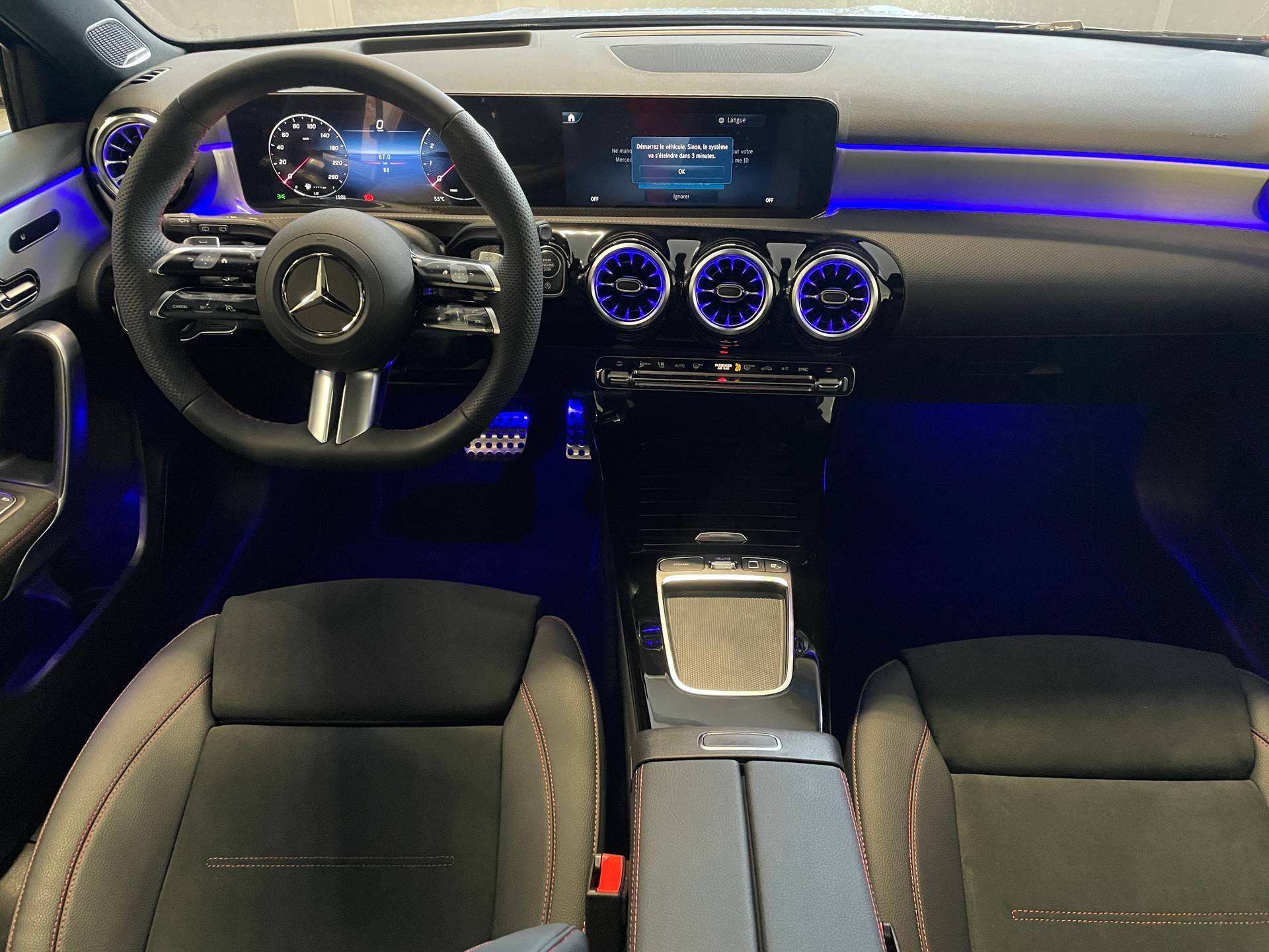 MERCEDES-BENZ A 250 4Matic 8G-DCT AMG Line-image-9
