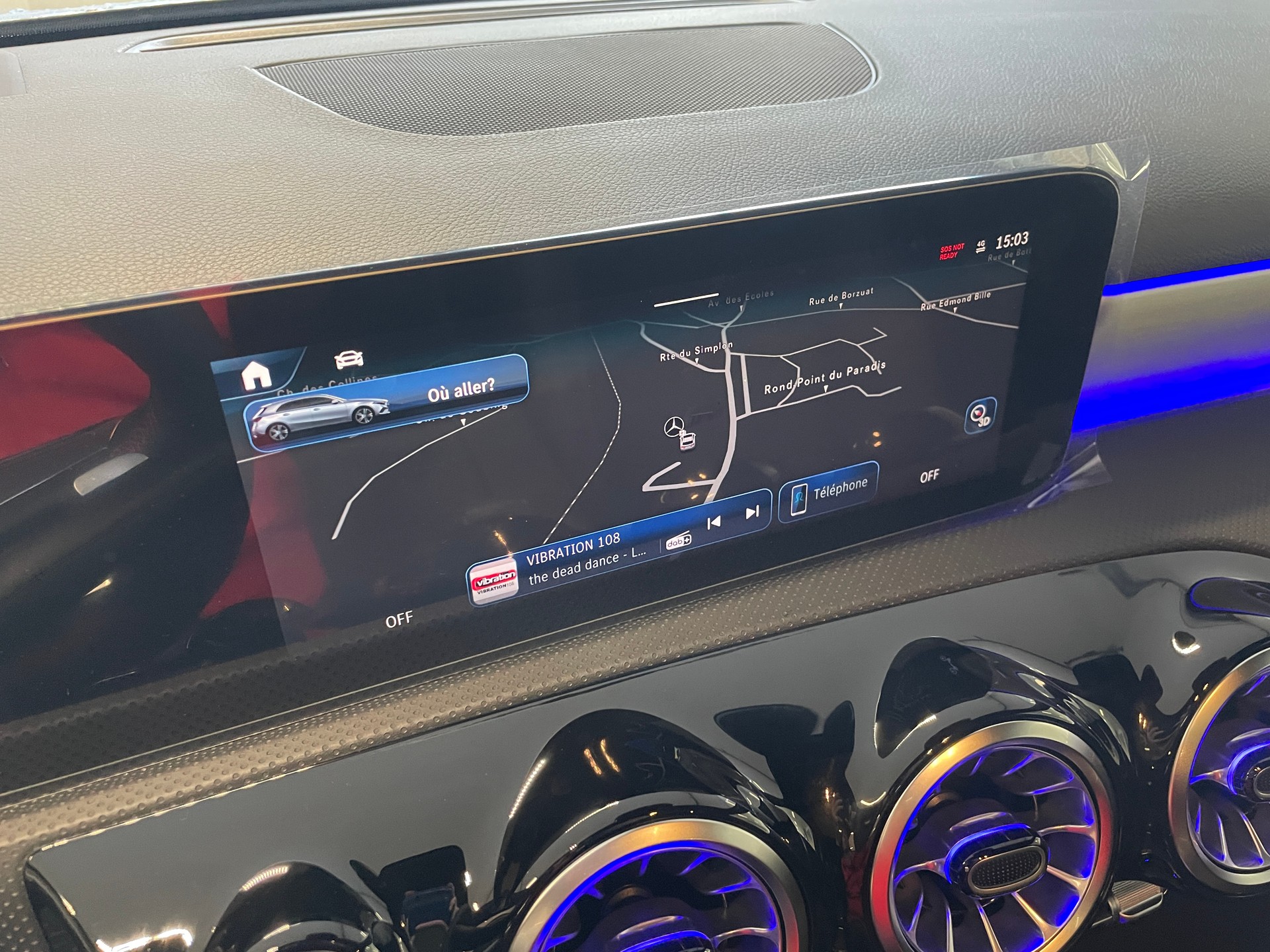 MERCEDES-BENZ A 250 4Matic 8G-DCT AMG Line-image-15