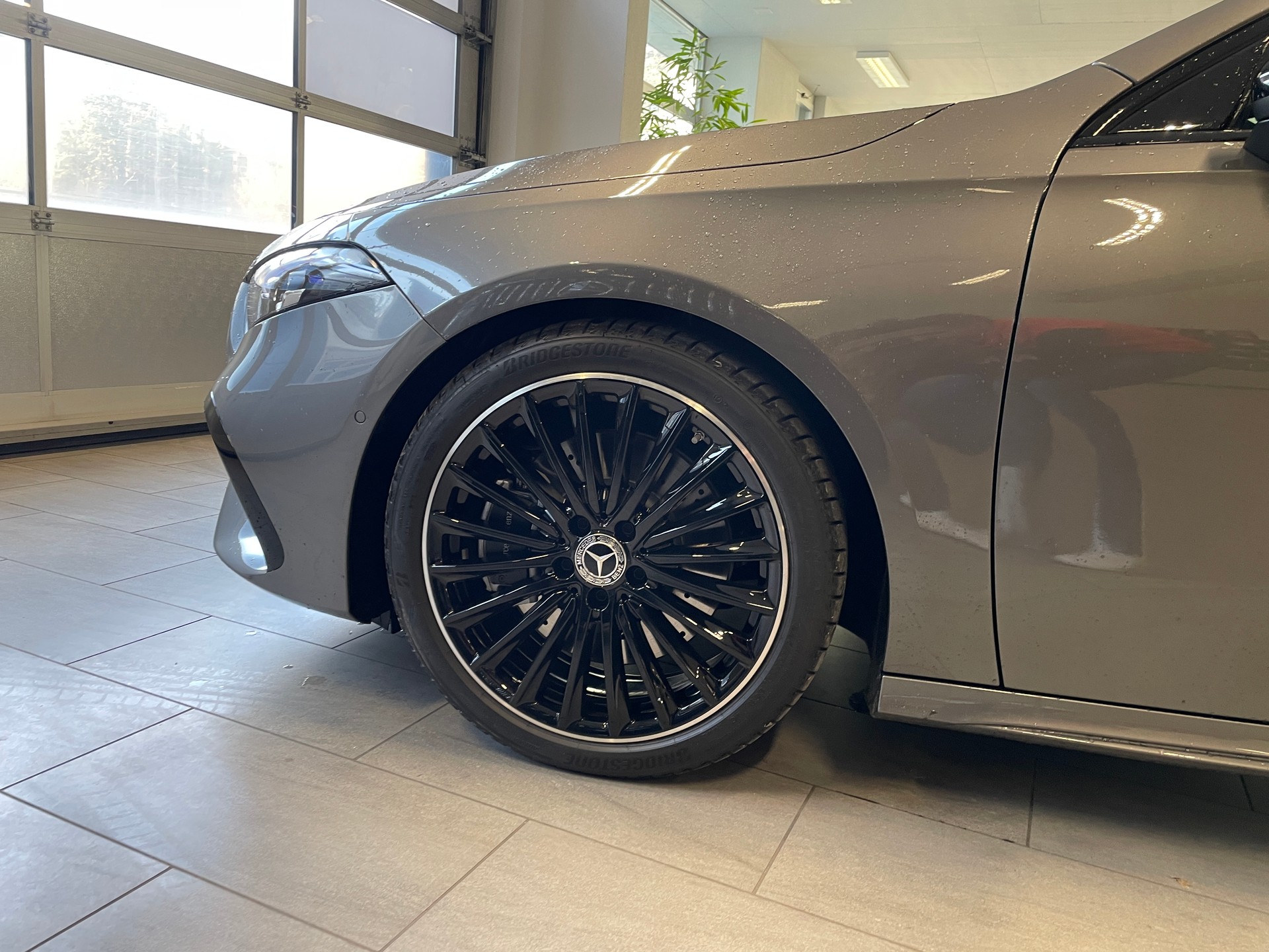 MERCEDES-BENZ A 250 4Matic 8G-DCT AMG Line-image-3