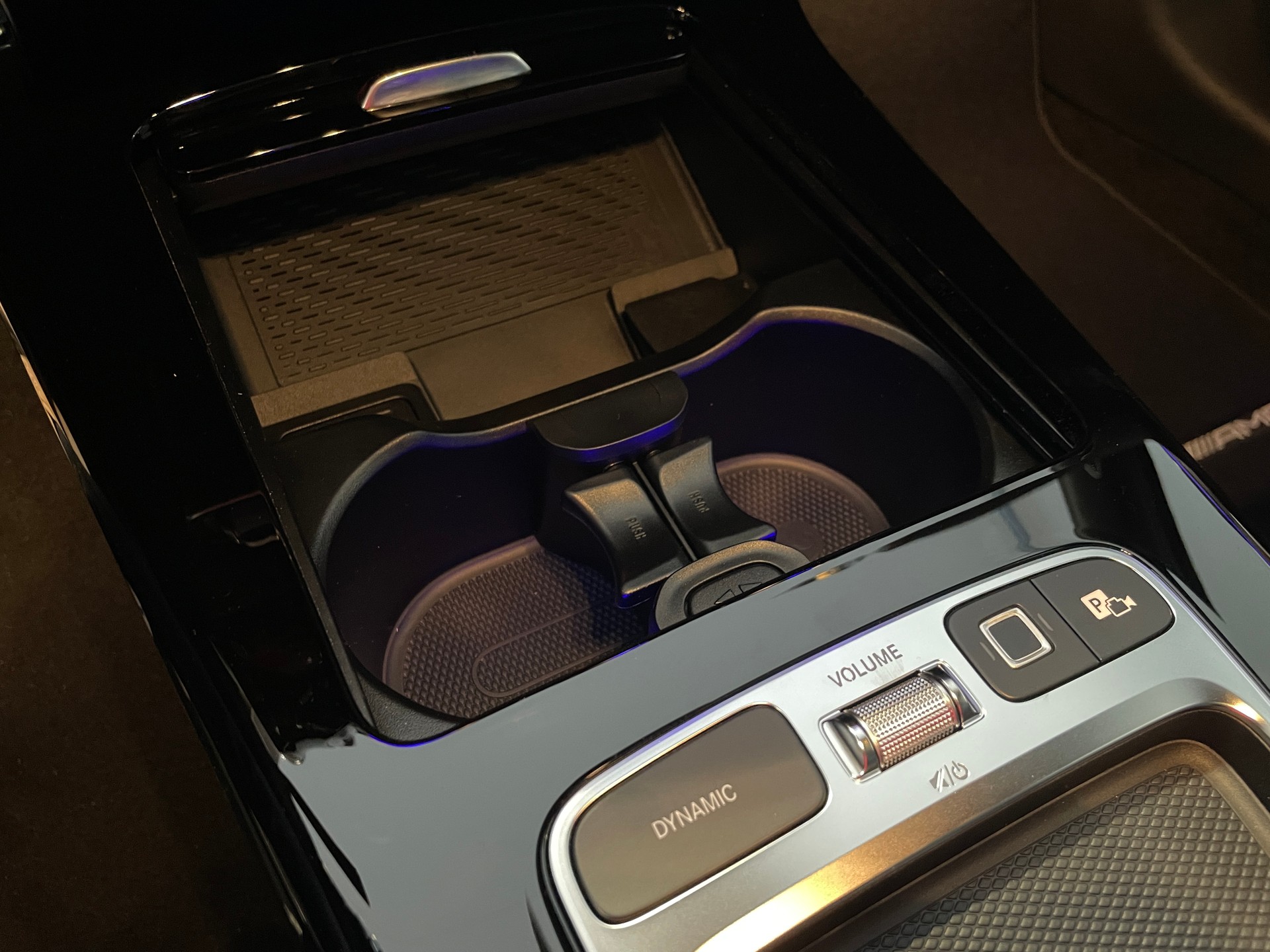 MERCEDES-BENZ A 250 4Matic 8G-DCT AMG Line-image-13