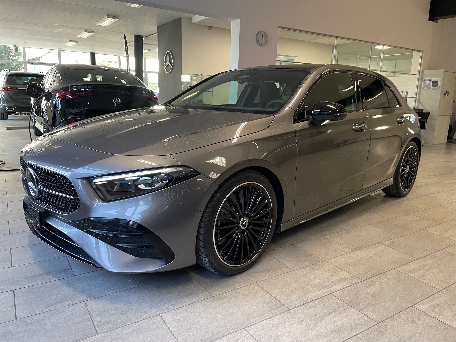 MERCEDES-BENZ A 250 4Matic 8G-DCT AMG Line-image-0