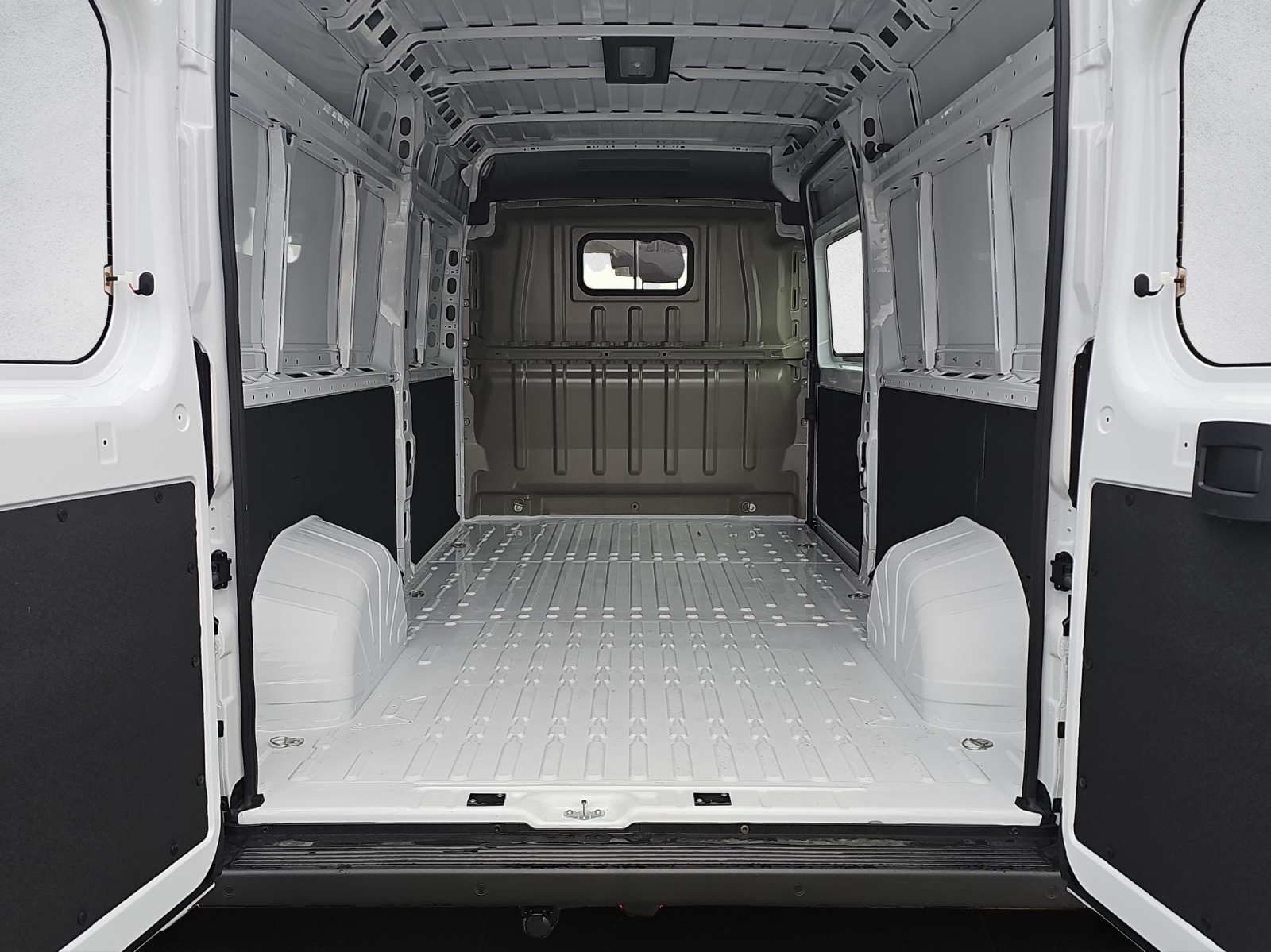 PEUGEOT Boxer 2.2 HDI 335 L3H2-image-15