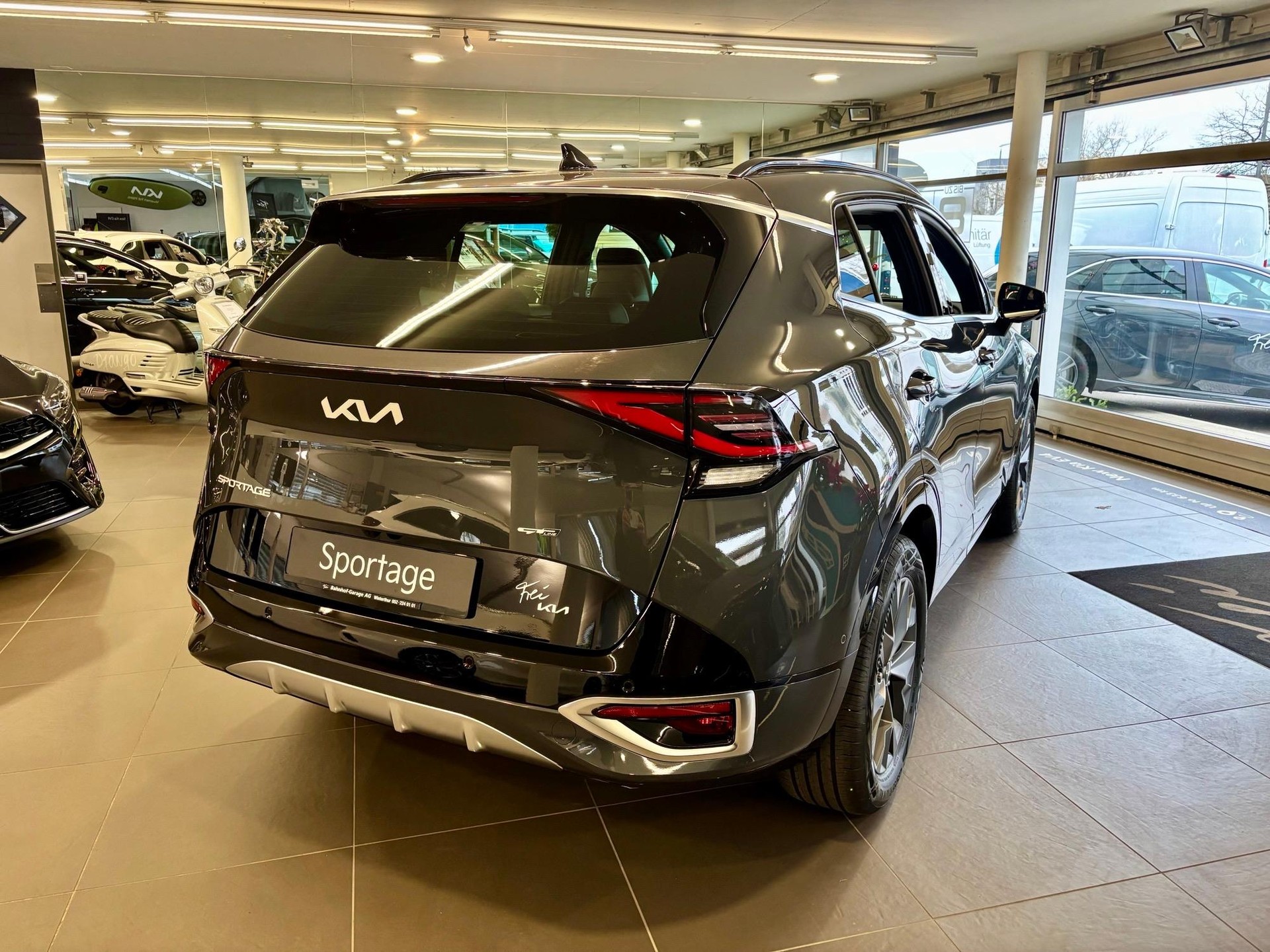 KIA Sportage 1.6 T-GDi Hybrid GT-Line-image-4