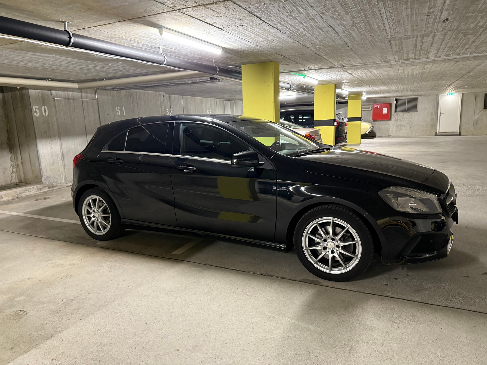 MERCEDES-BENZ A 180 Urban 7G-DCT-image-0