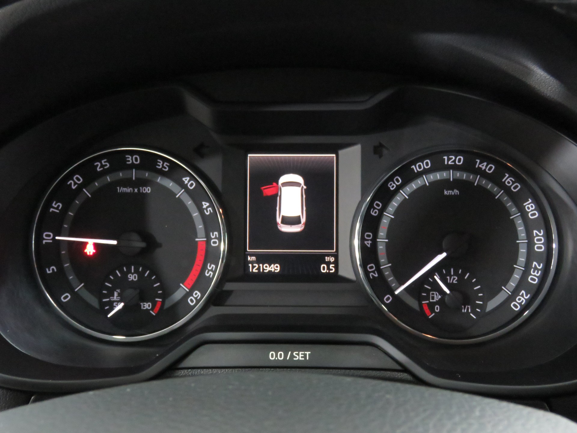 SKODA Octavia Combi 2.0 TDI Scout 4x4 DSG (Automat)-image-18