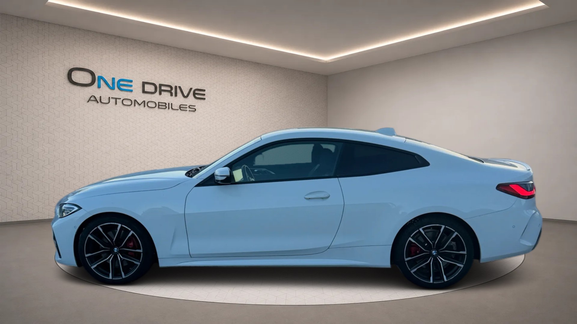 BMW 420d xDrive 48V Coupé M Sport Steptronic-image-4