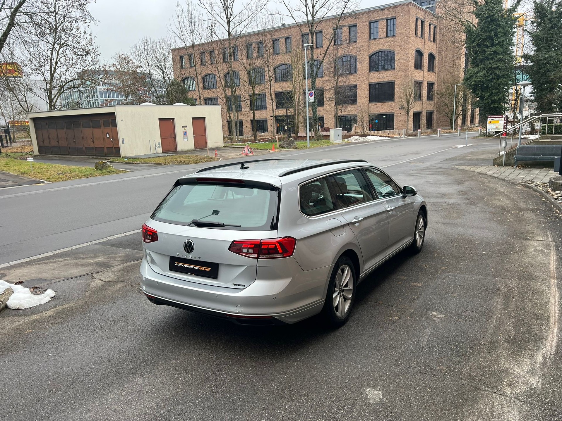 VW Passat 2.0 TDI BMT Business 4Motion DSG-image-4