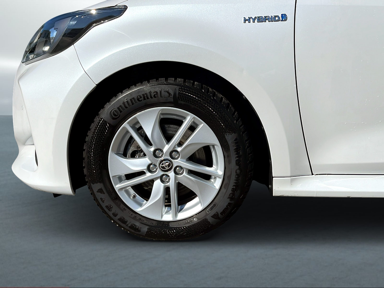 TOYOTA Yaris 1.5 Comfort e-CVT-image-2