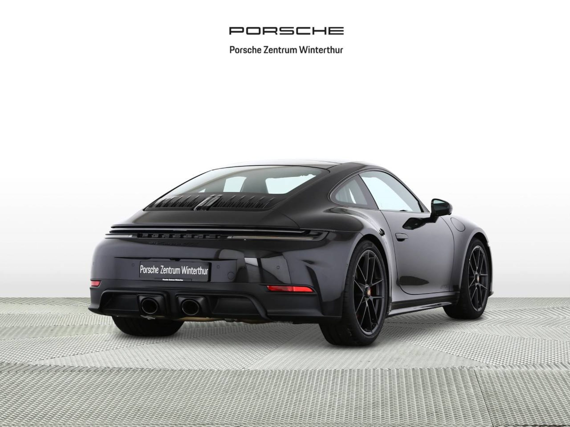 PORSCHE 911 Carrera GTS-image-2