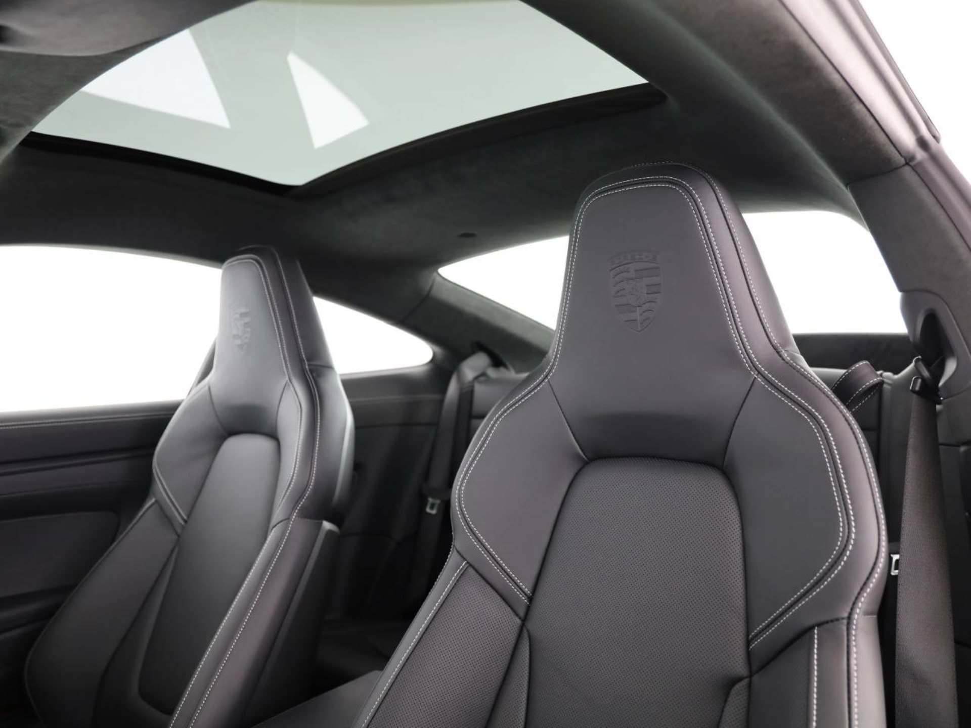 PORSCHE 911 Carrera GTS-image-16