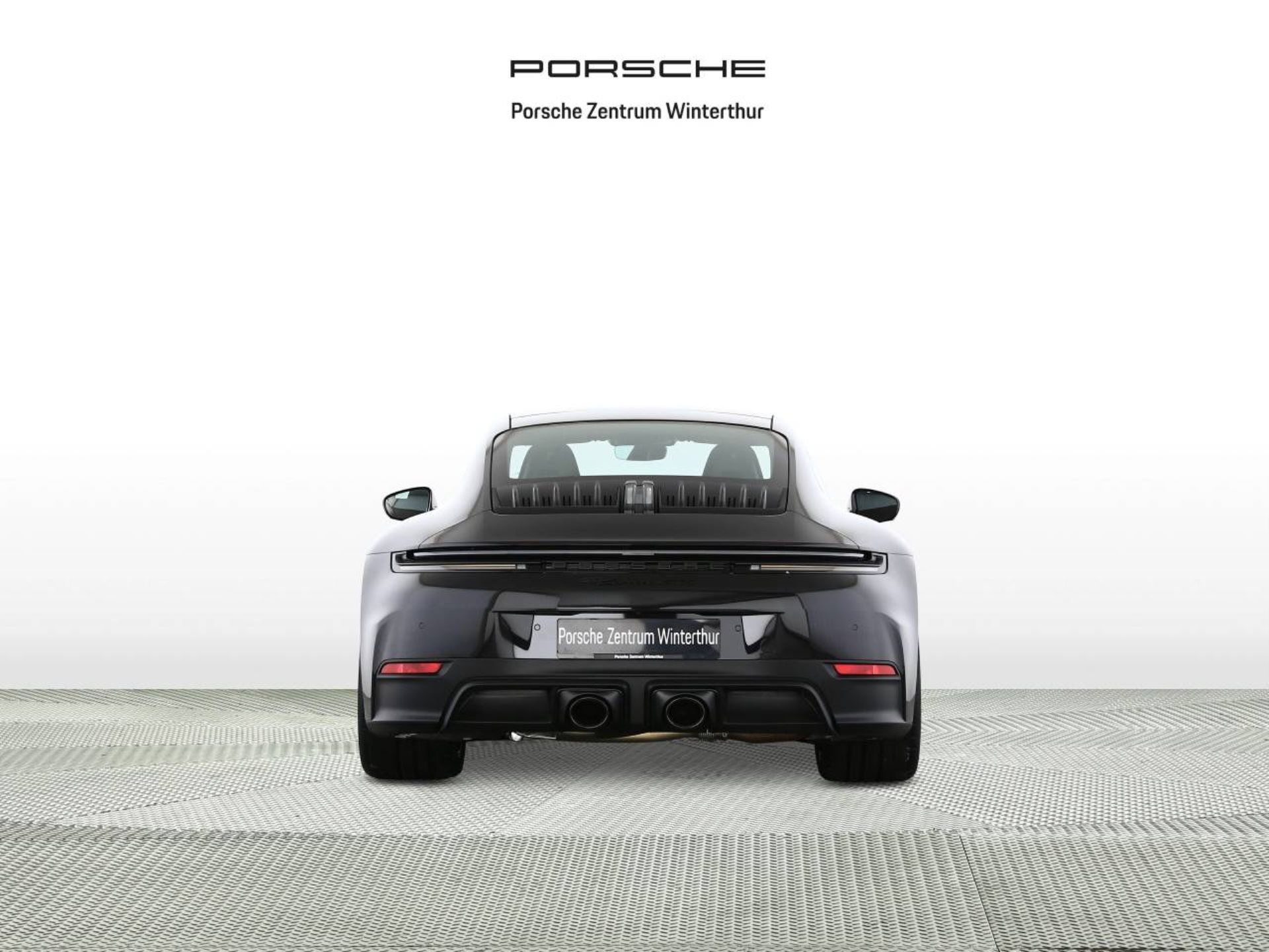 PORSCHE 911 Carrera GTS-image-6