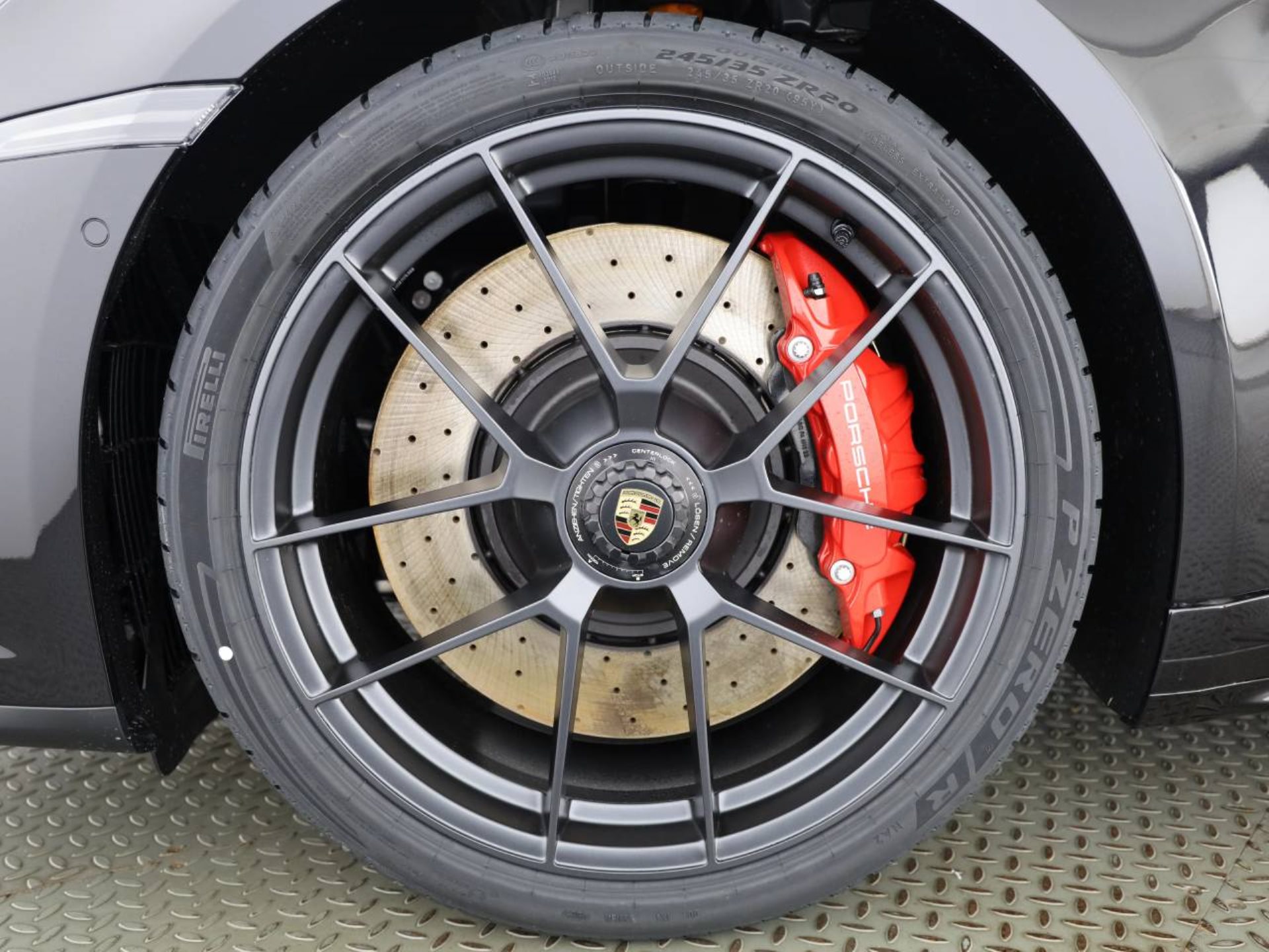 PORSCHE 911 Carrera GTS-image-8