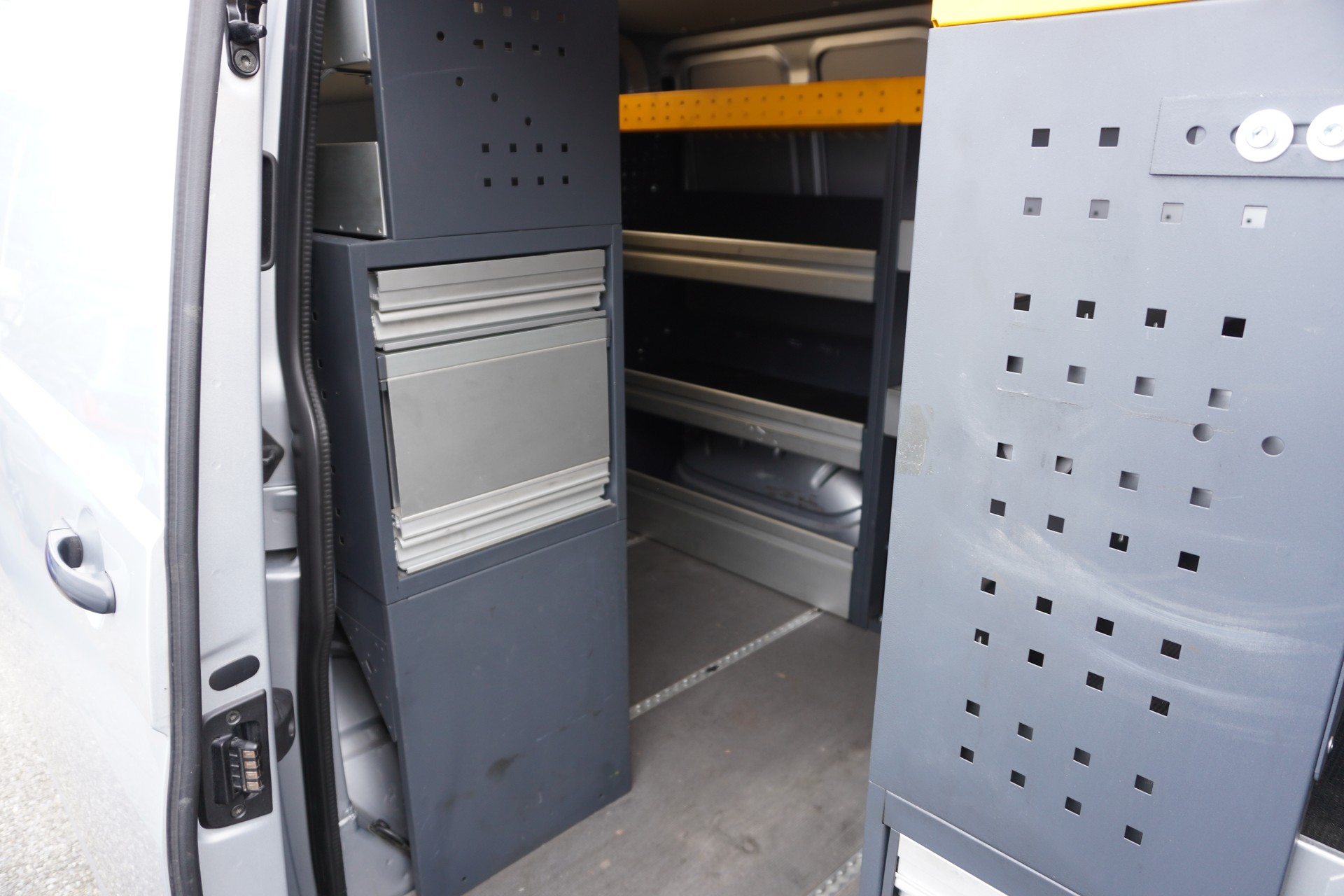 VW T6.1 2.0 TDI EINBAU-SCHRÄNKE 3200 KG!!!-image-26