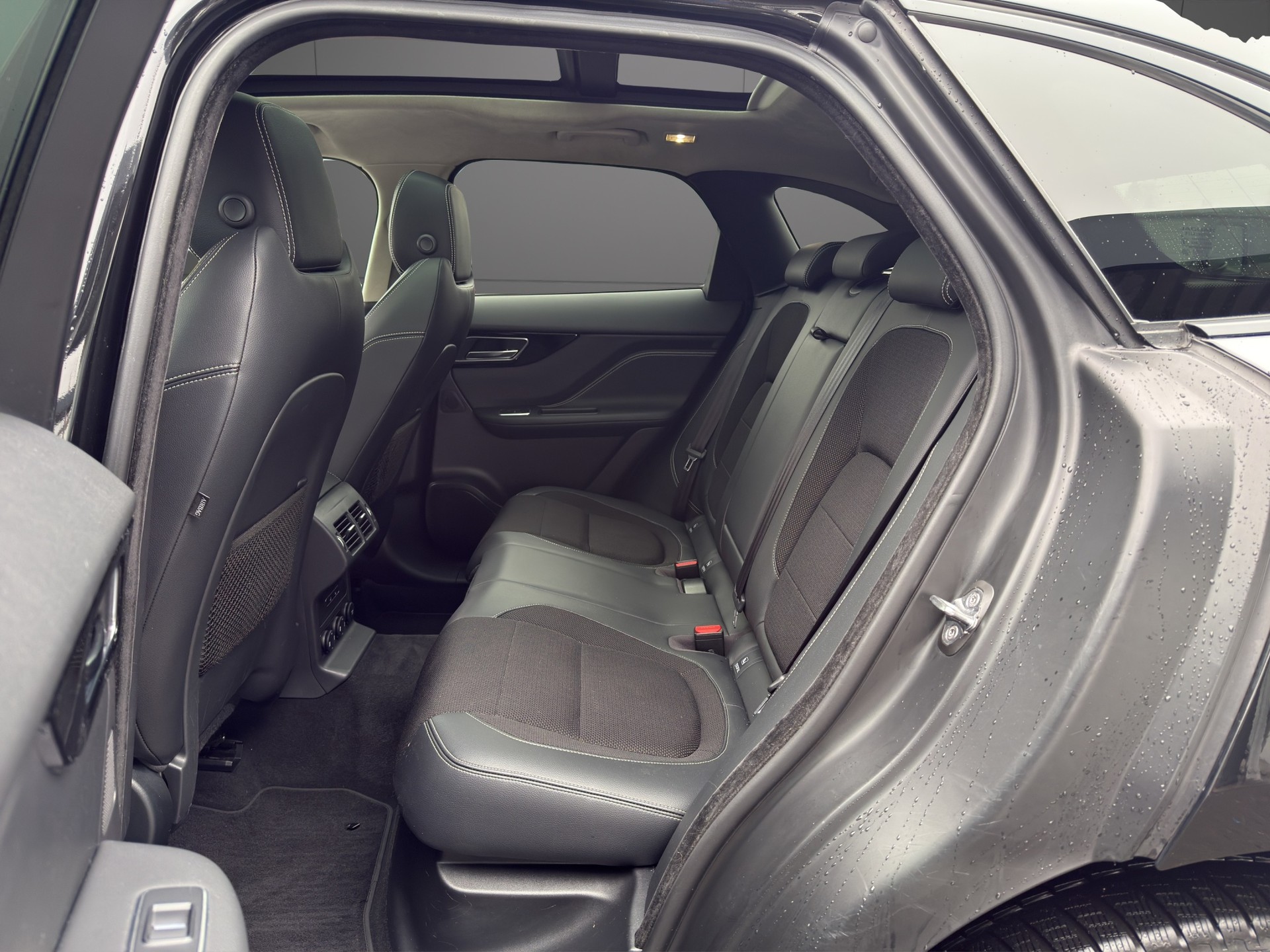 JAGUAR F-Pace 30t R-Sport * CH Auto * frisch ab MFK&Service *-image-10